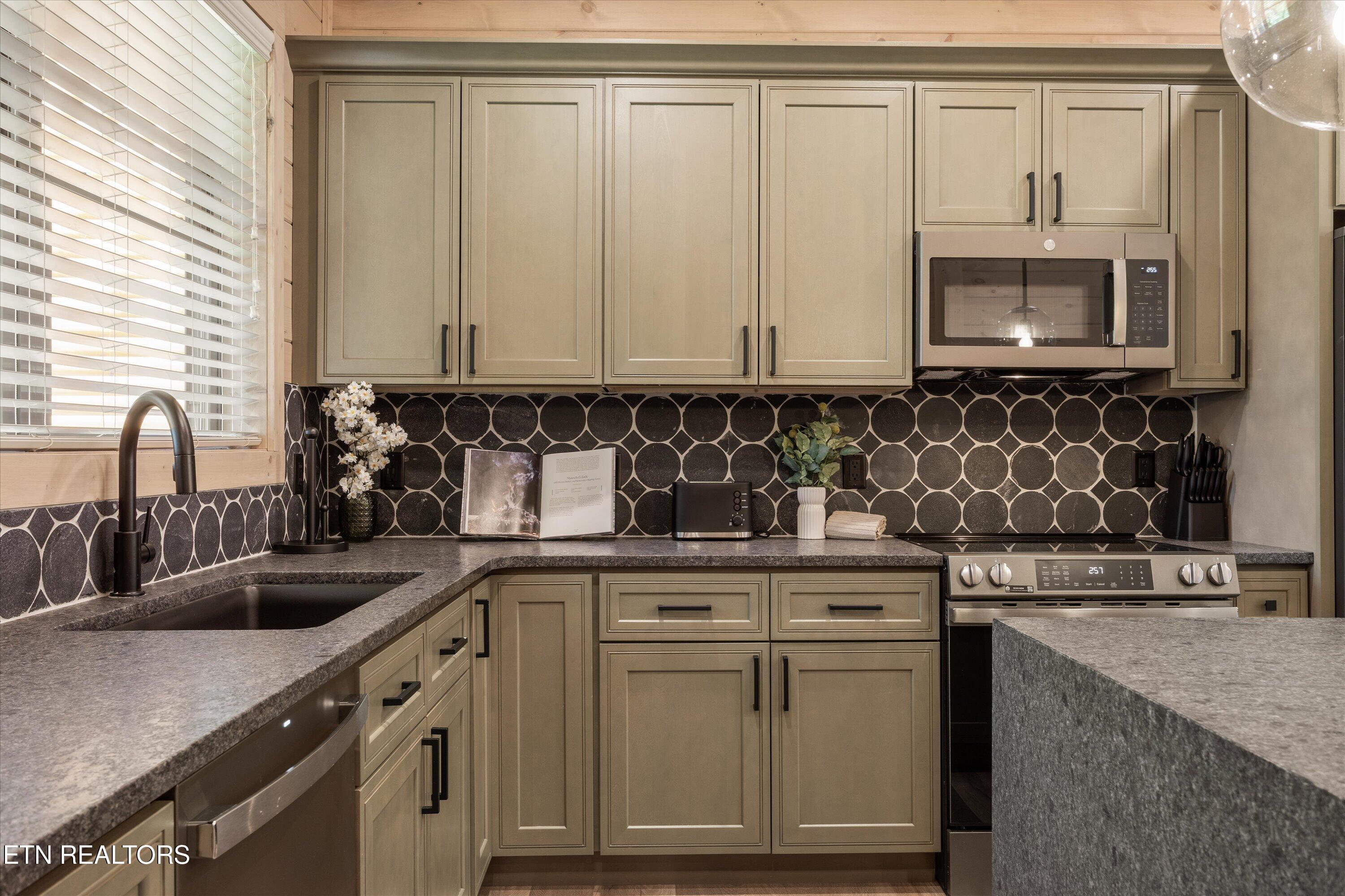 2108 Valley Creek Way Pigeon Forge TN 37862