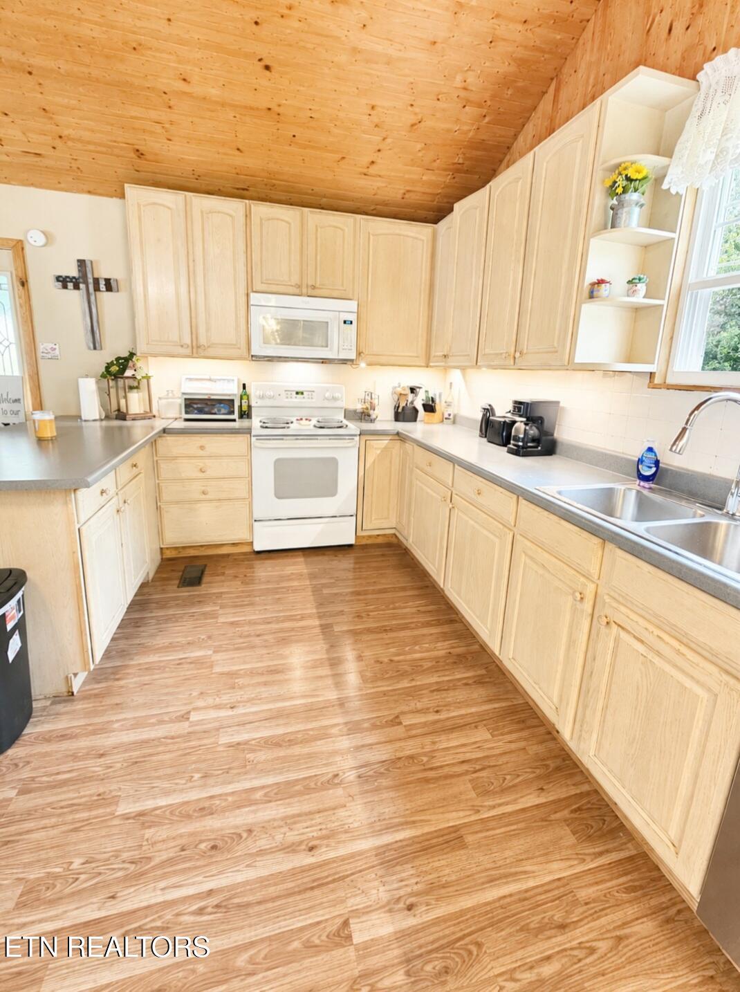 395 Cunningham Road Tazewell TN 37879