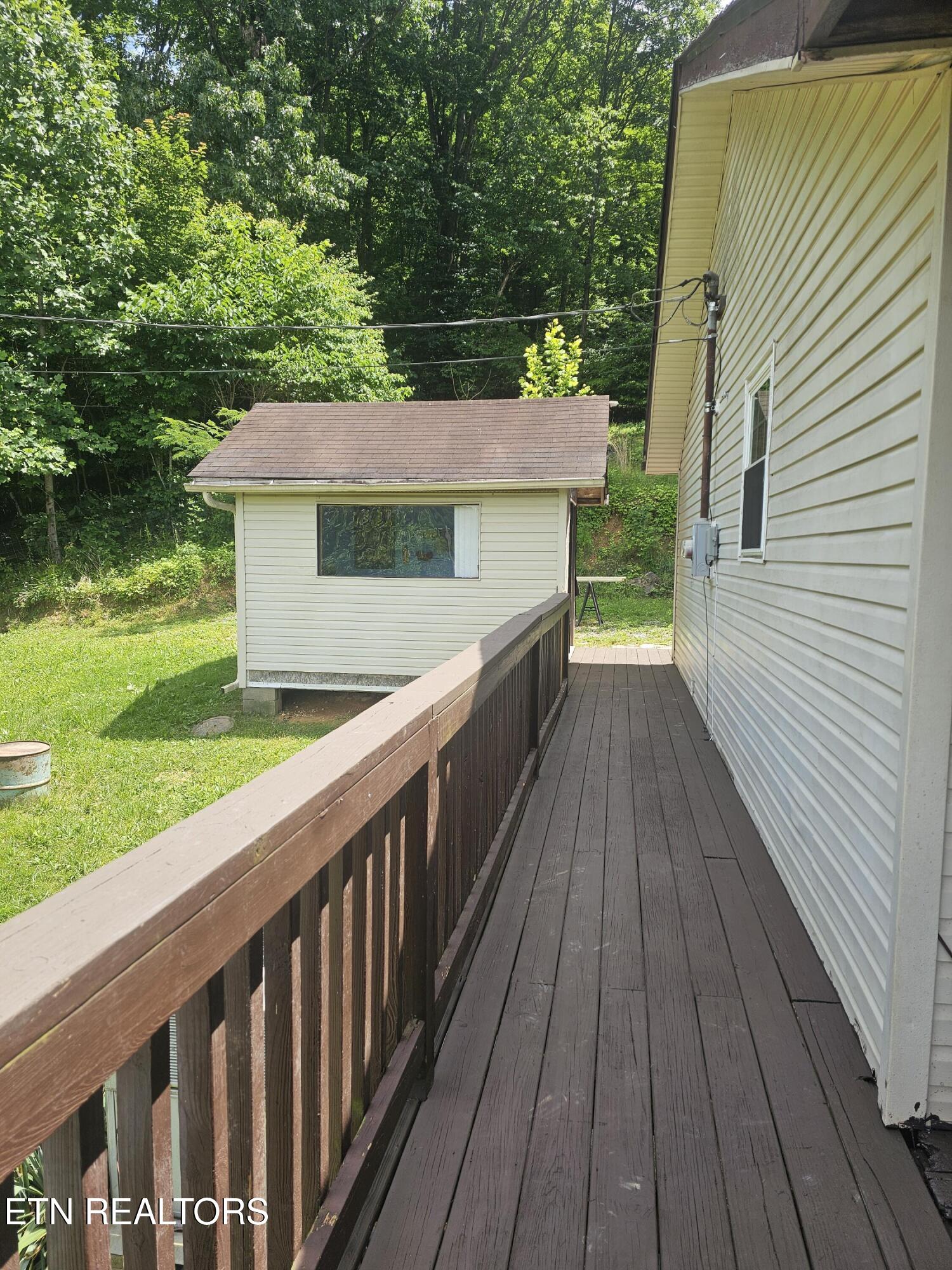 395 Cunningham Road Tazewell TN 37879