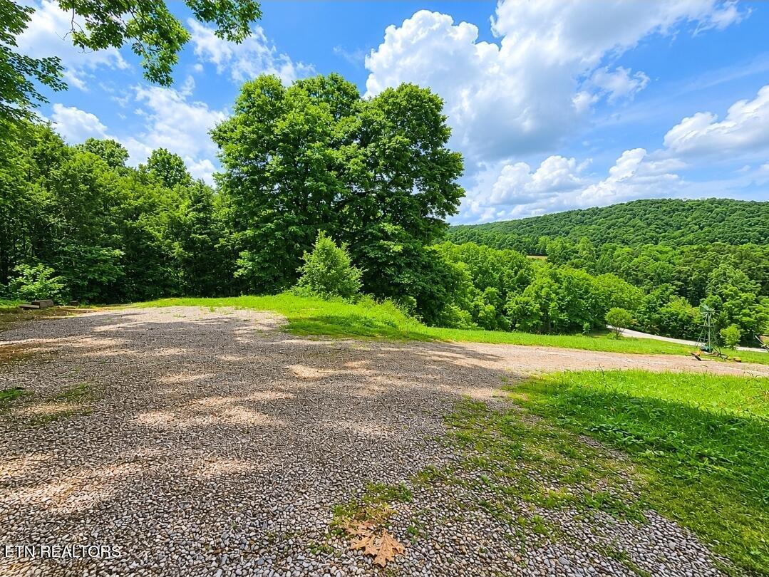 395 Cunningham Road Tazewell TN 37879