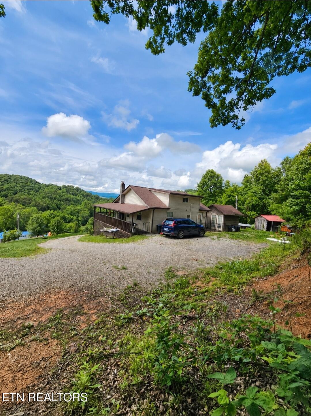 395 Cunningham Road Tazewell TN 37879
