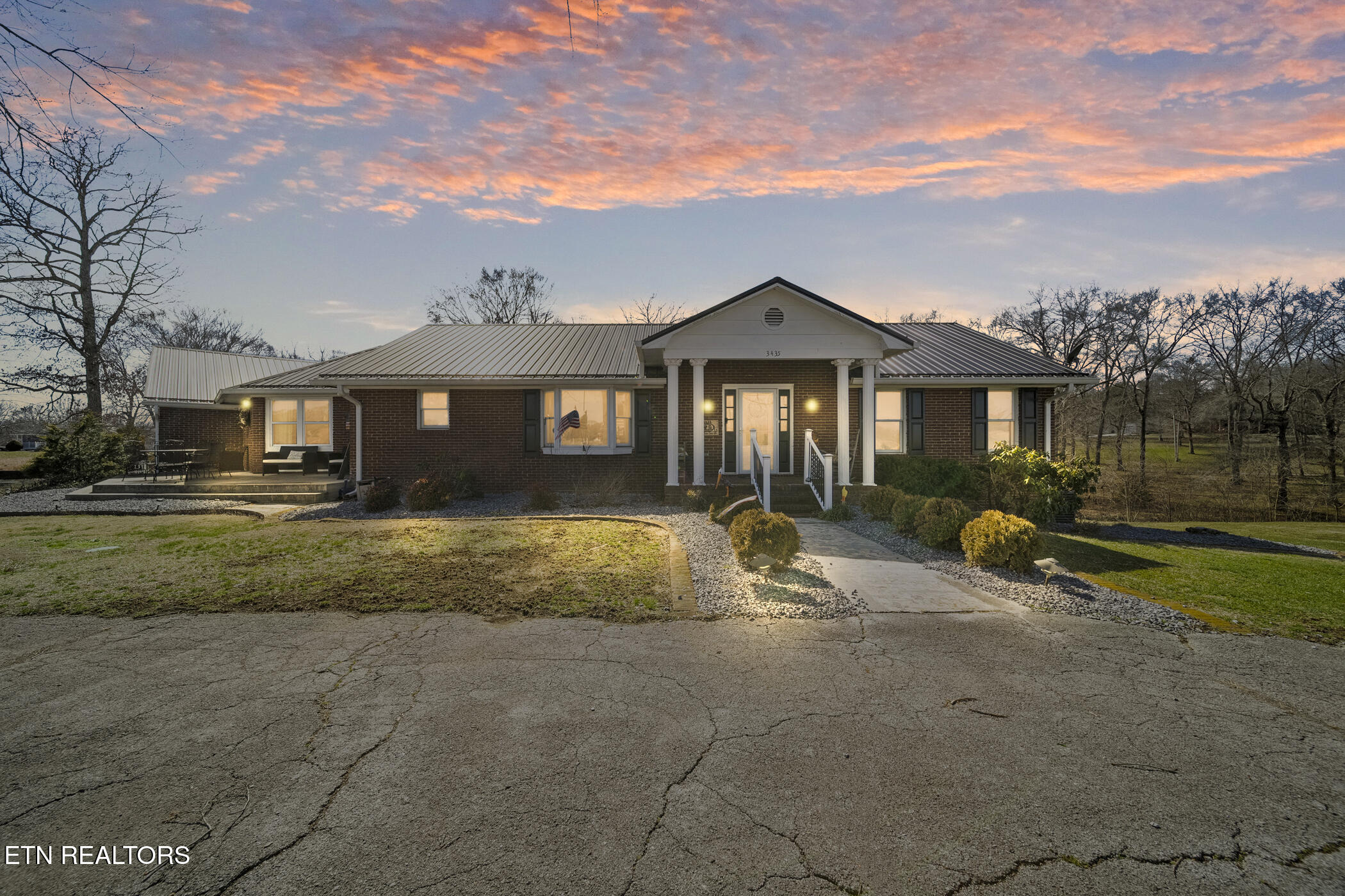 3435 Mountain View Lane Baneberry TN 37890