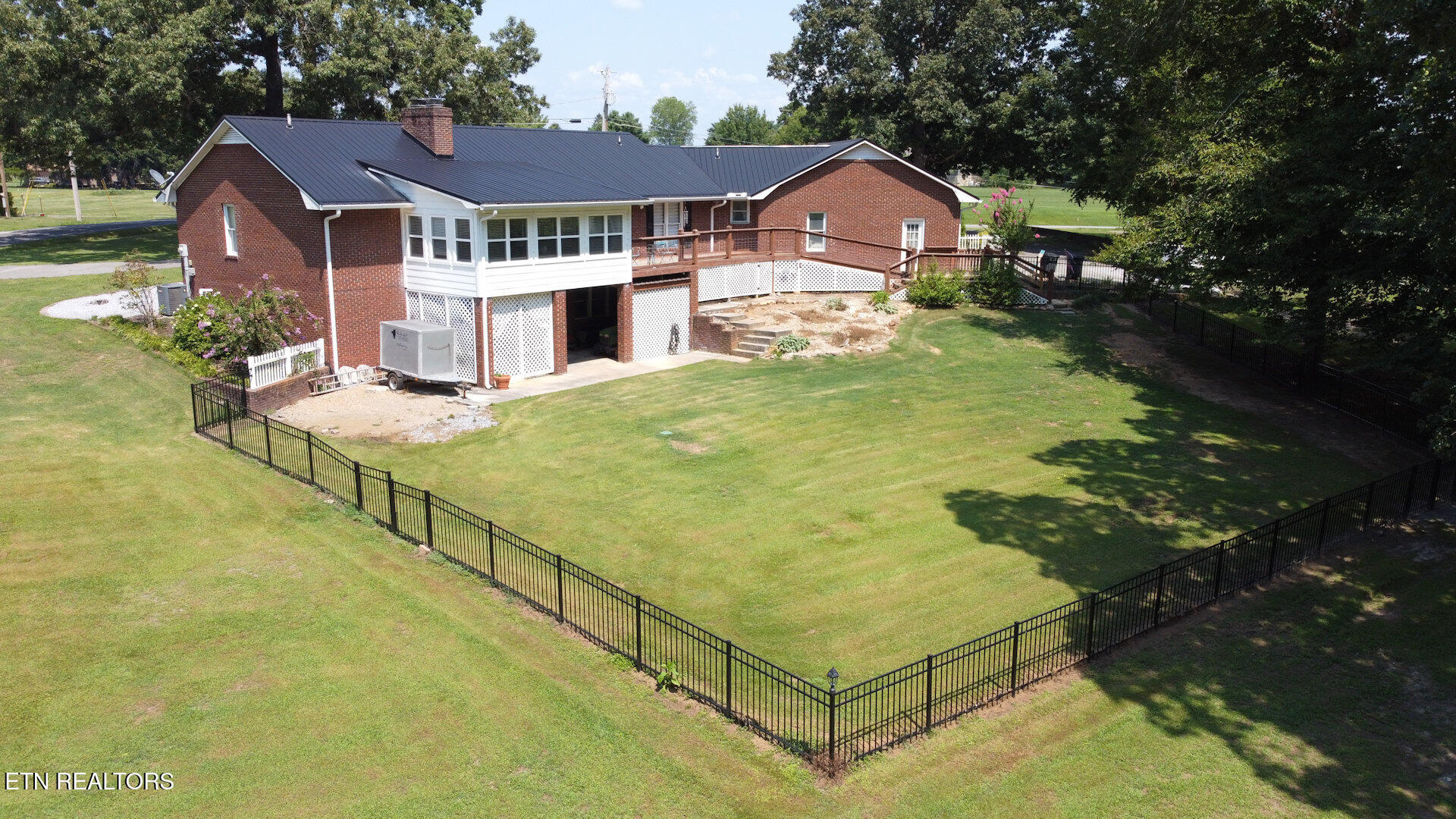 3435 Mountain View Lane Baneberry TN 37890