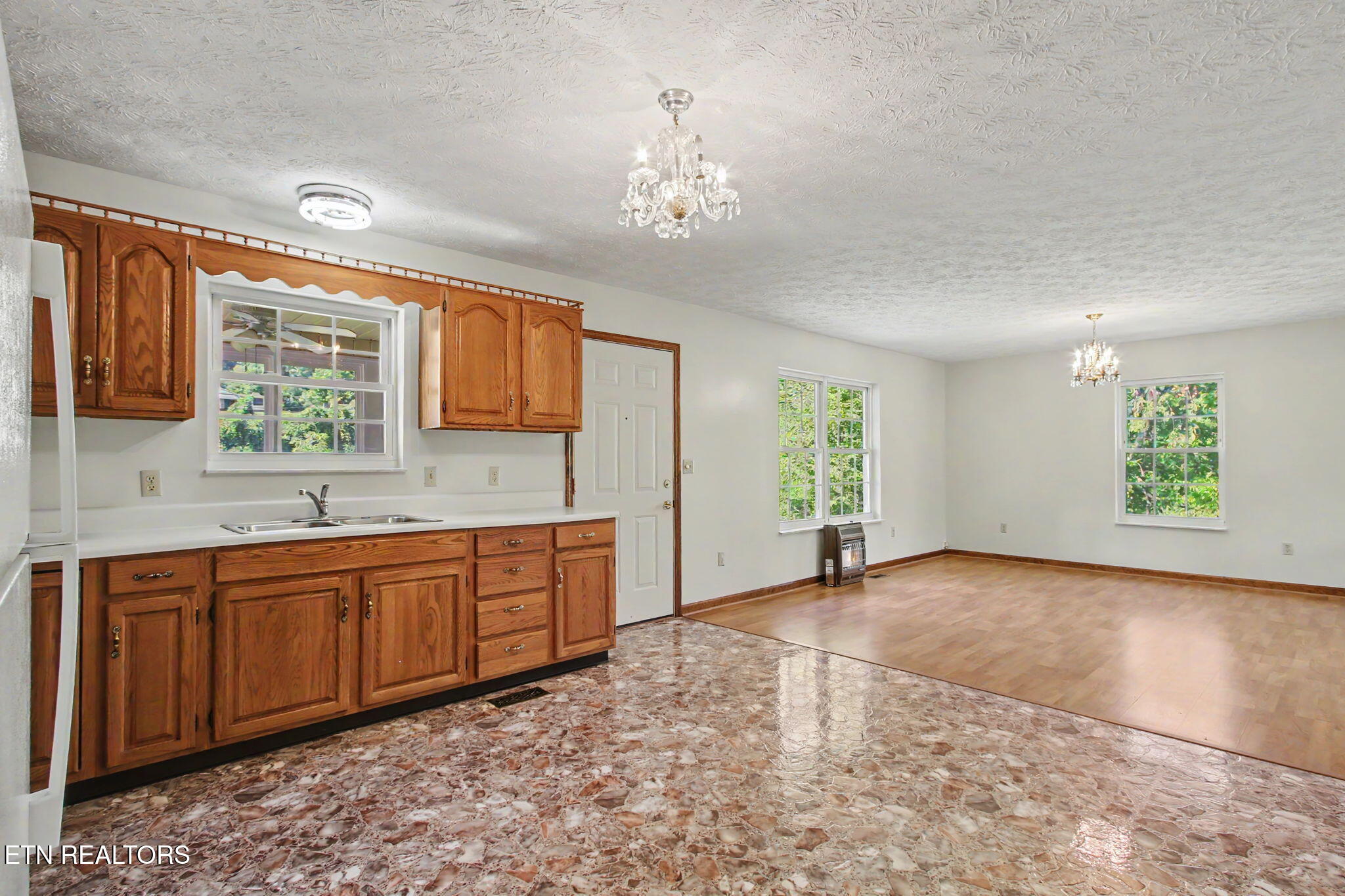 13390 Chapman Highway Seymour TN 37865