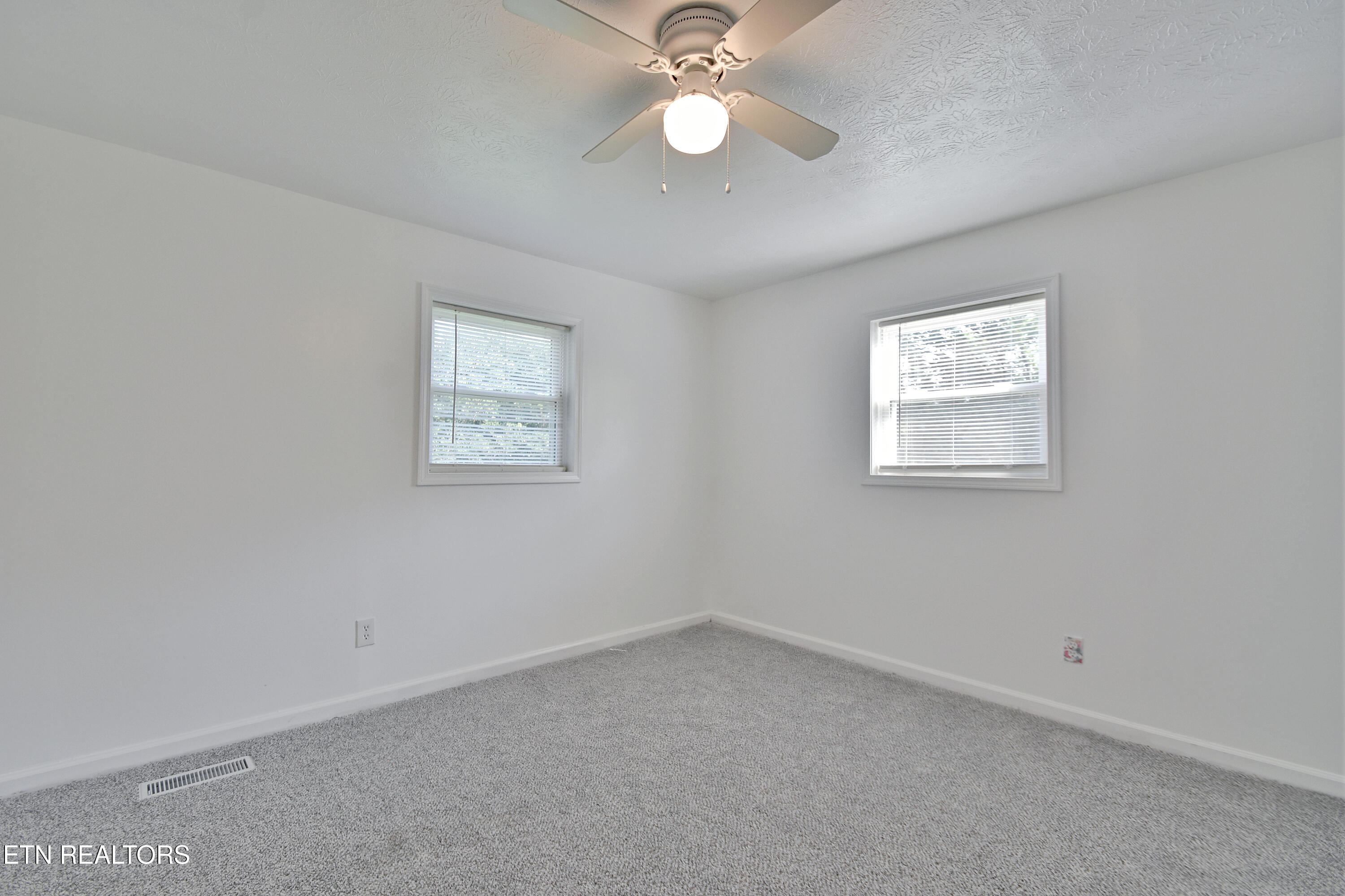 165 Gamble Drive Jacksboro TN 37757