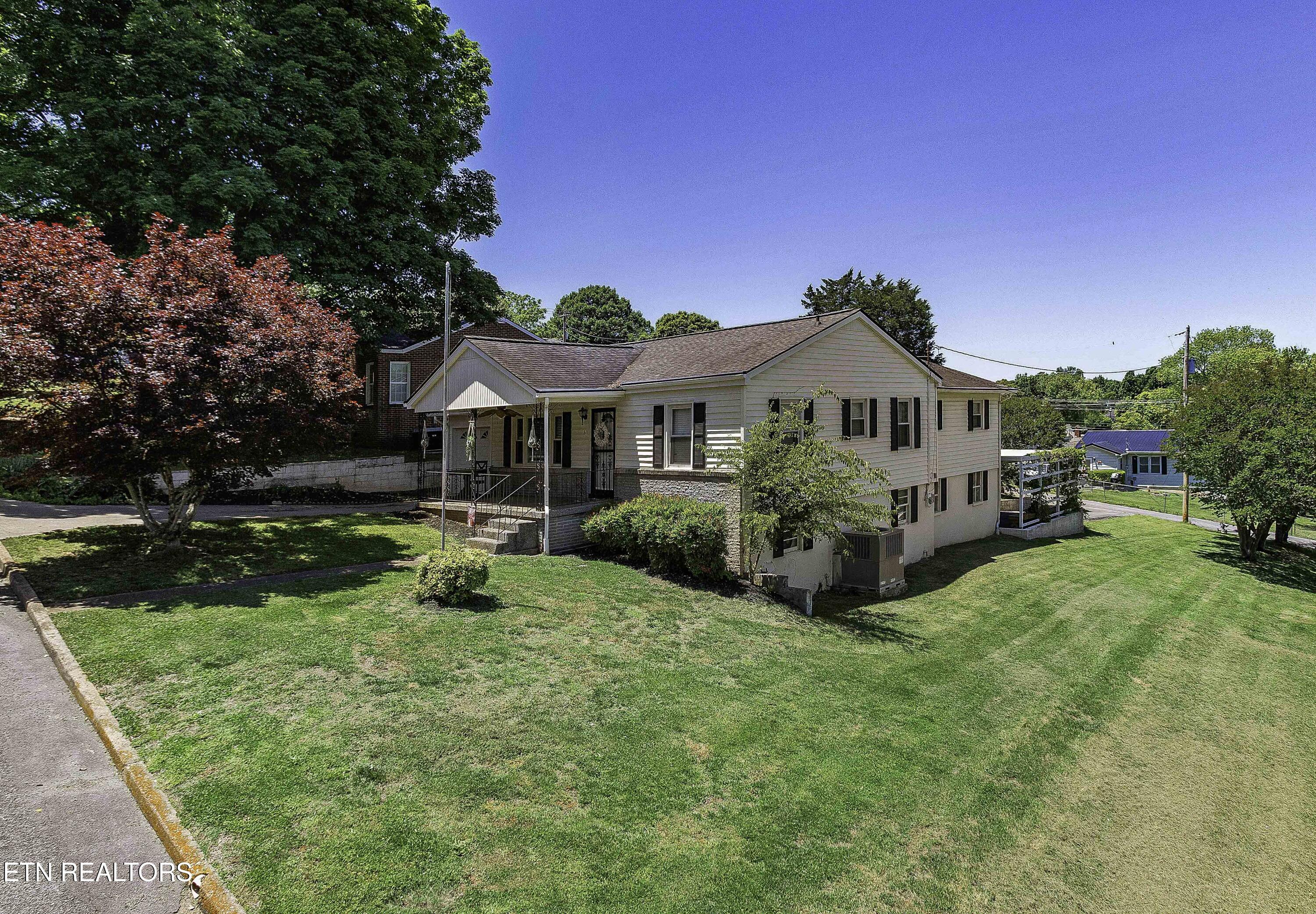 611 W 6th Avenue Lenoir City TN 37771