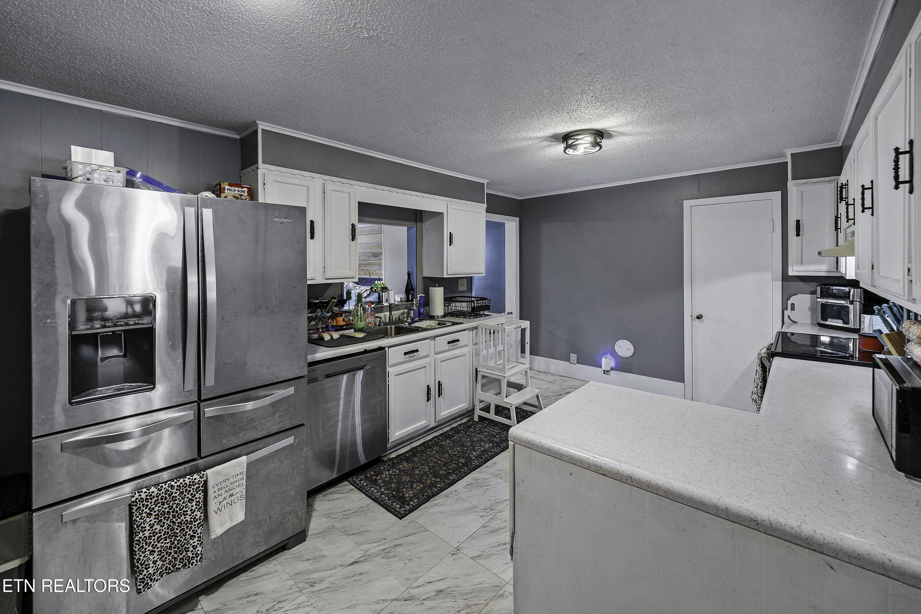 611 W 6th Avenue Lenoir City TN 37771