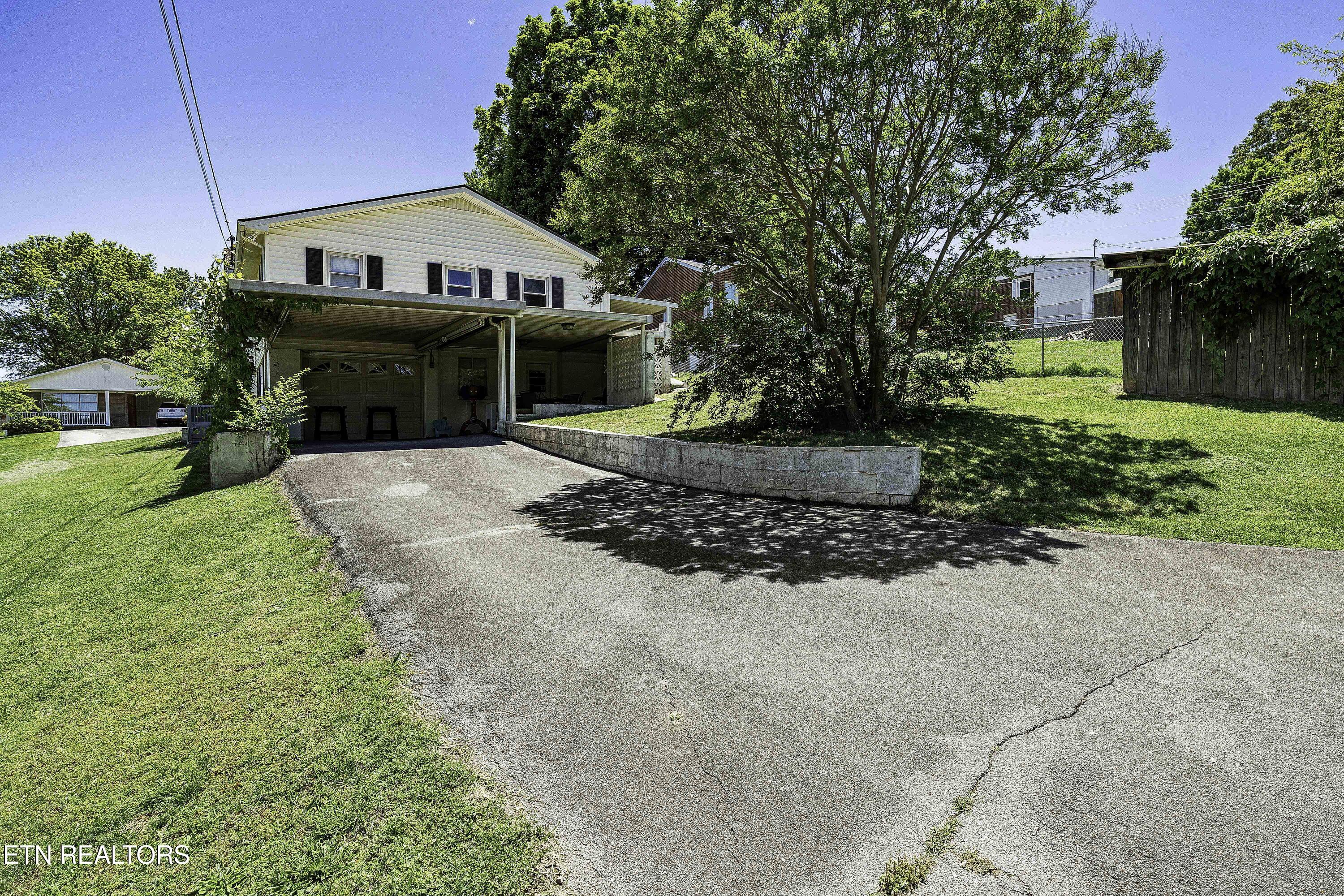 611 W 6th Avenue Lenoir City TN 37771