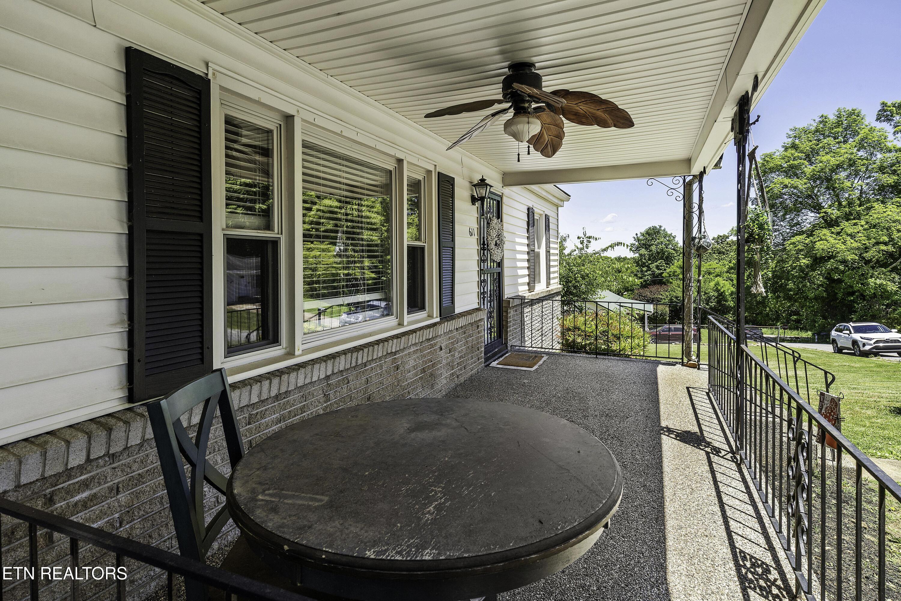 611 W 6th Avenue Lenoir City TN 37771