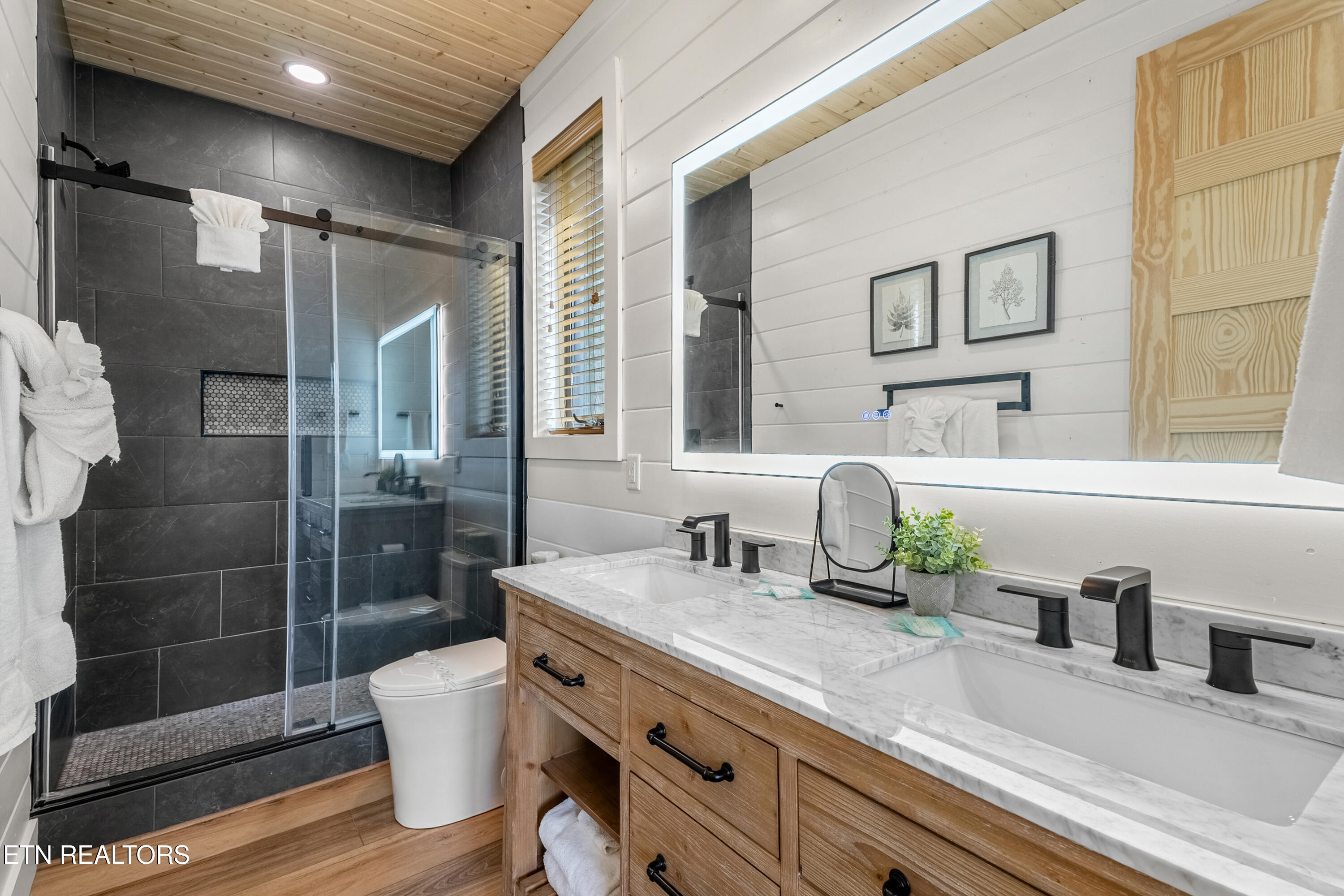 855 Deer Path Lane Gatlinburg TN 37738