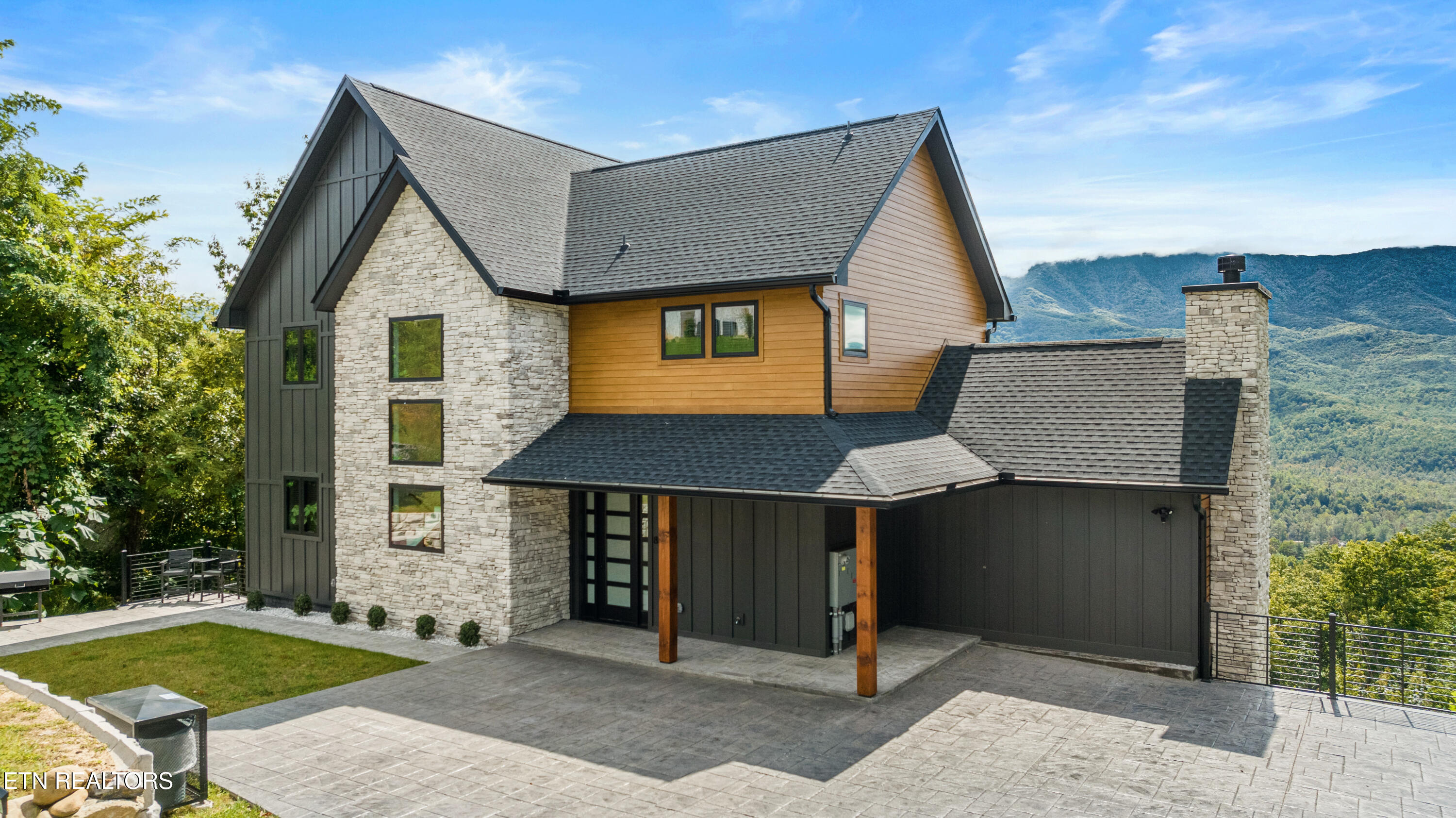 855 Deer Path Lane Gatlinburg TN 37738