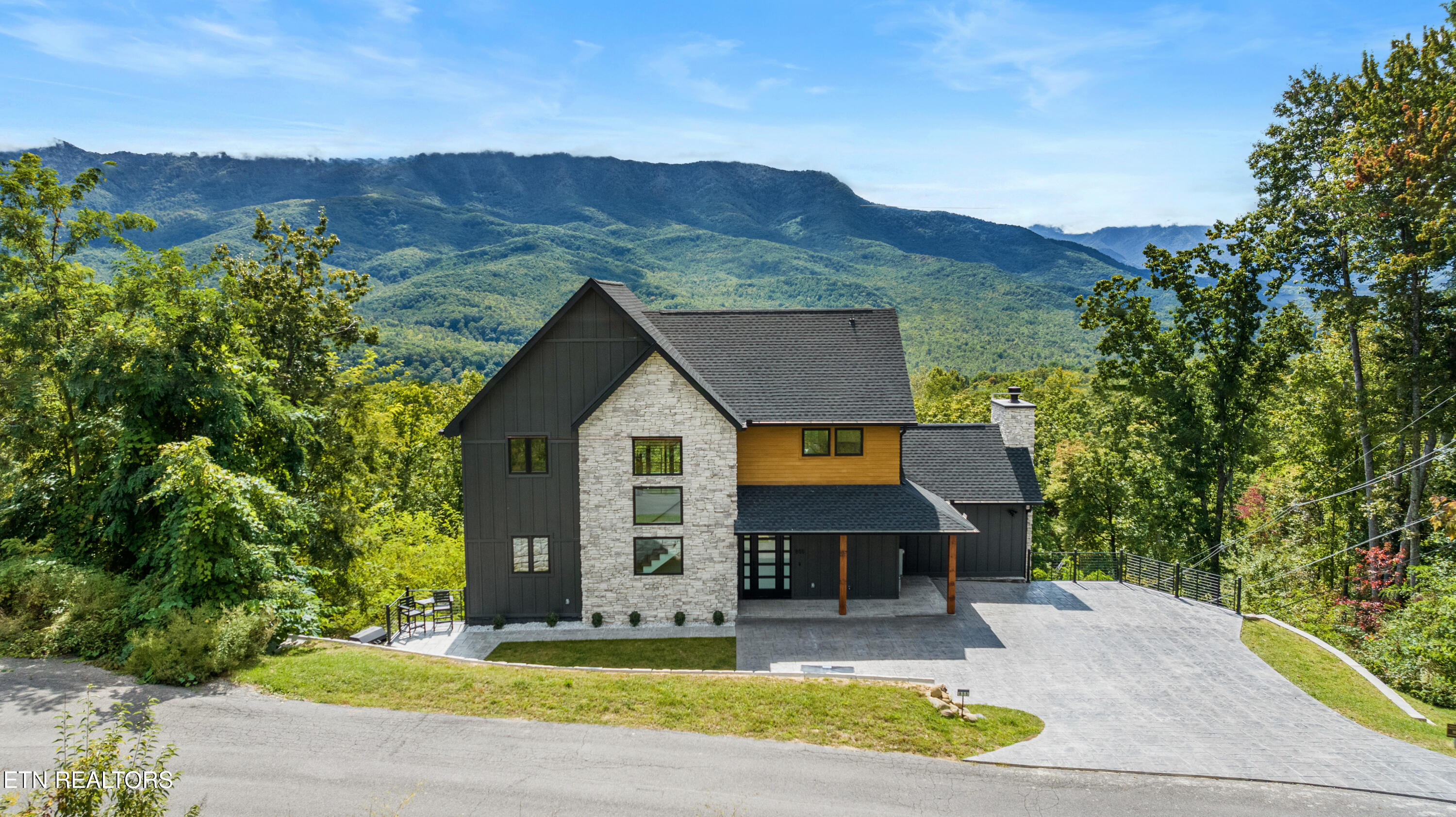 855 Deer Path Lane Gatlinburg TN 37738