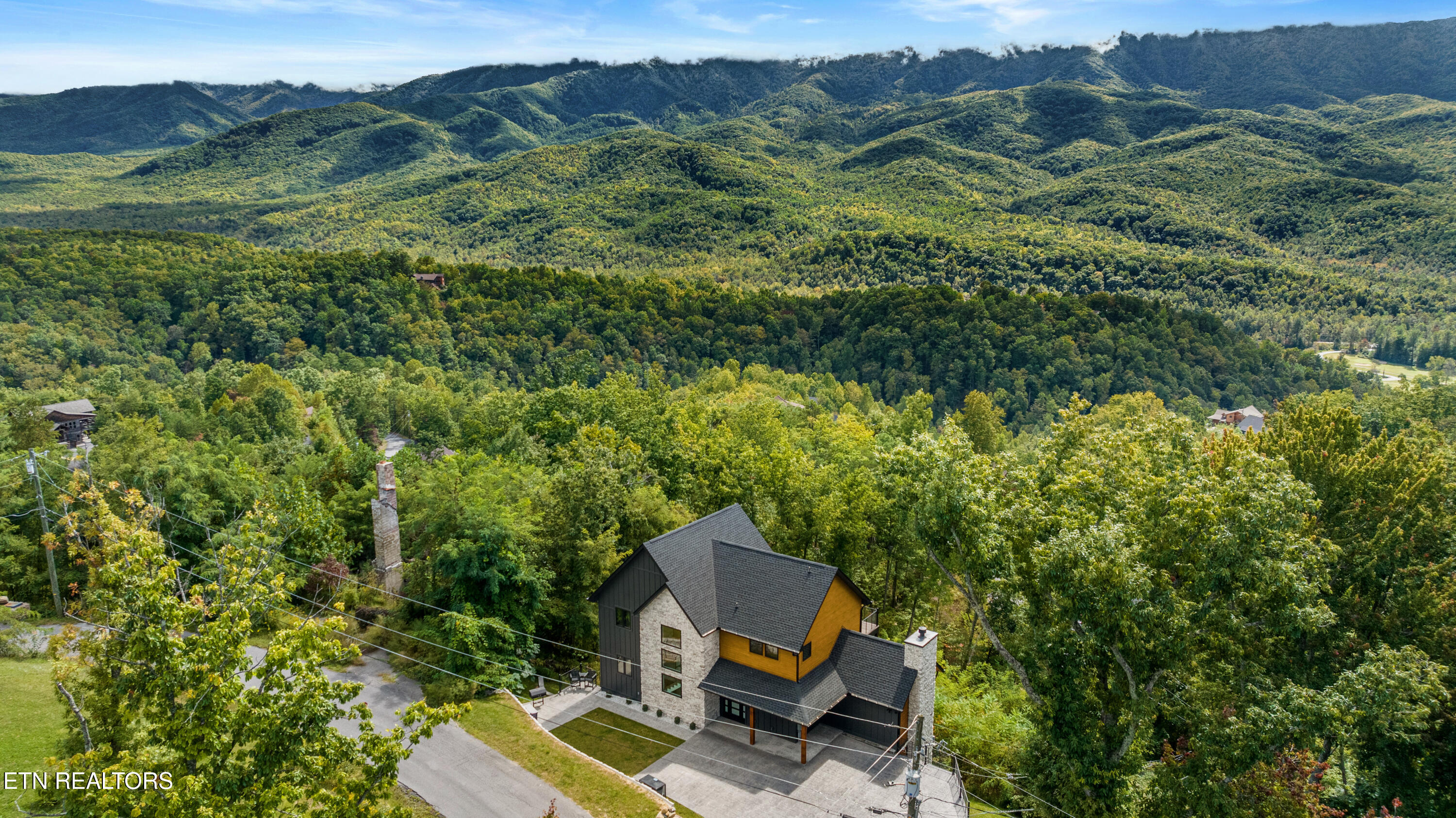 855 Deer Path Lane Gatlinburg TN 37738
