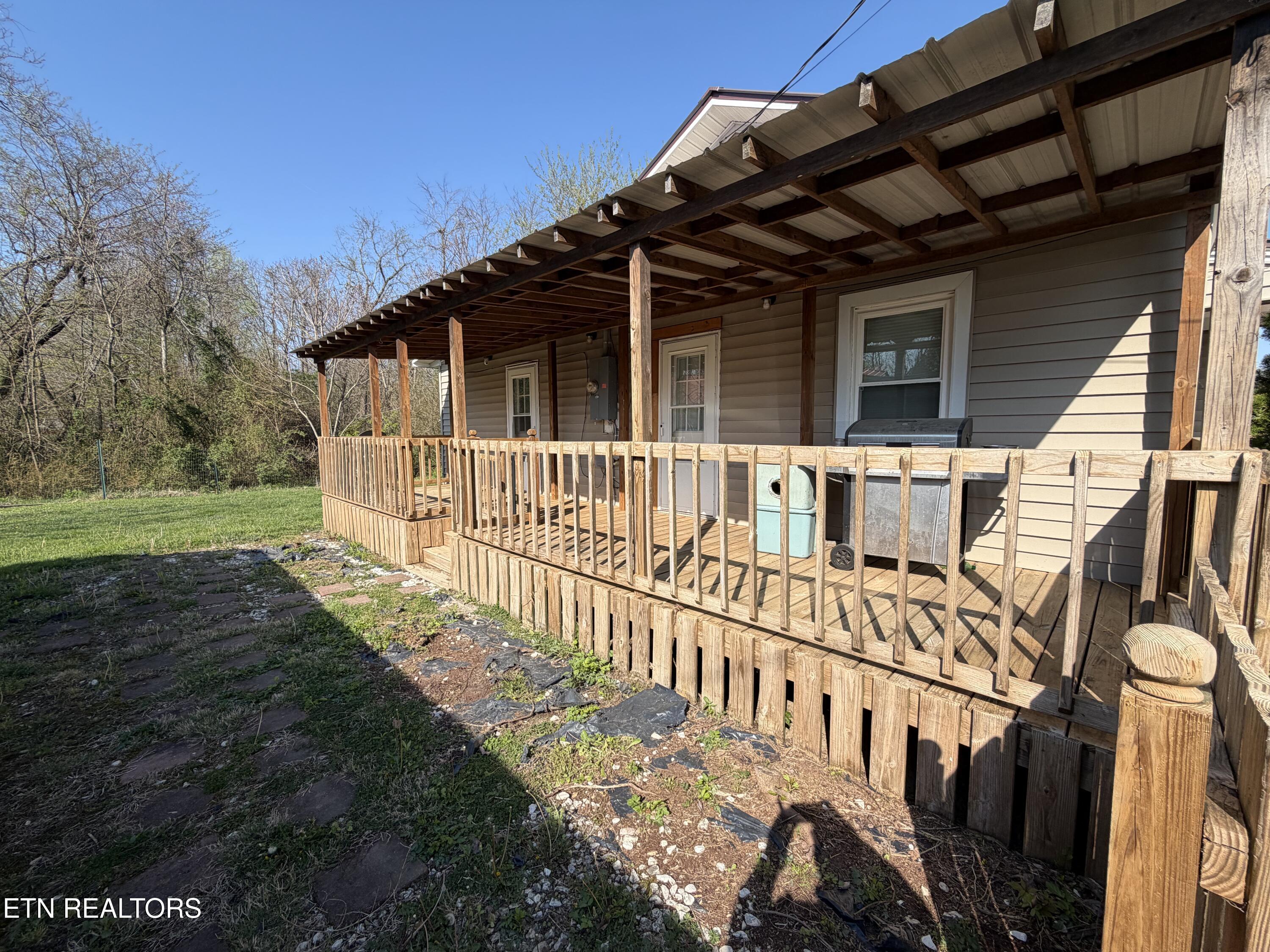 303 W Stewart Avenue Monterey TN 38574
