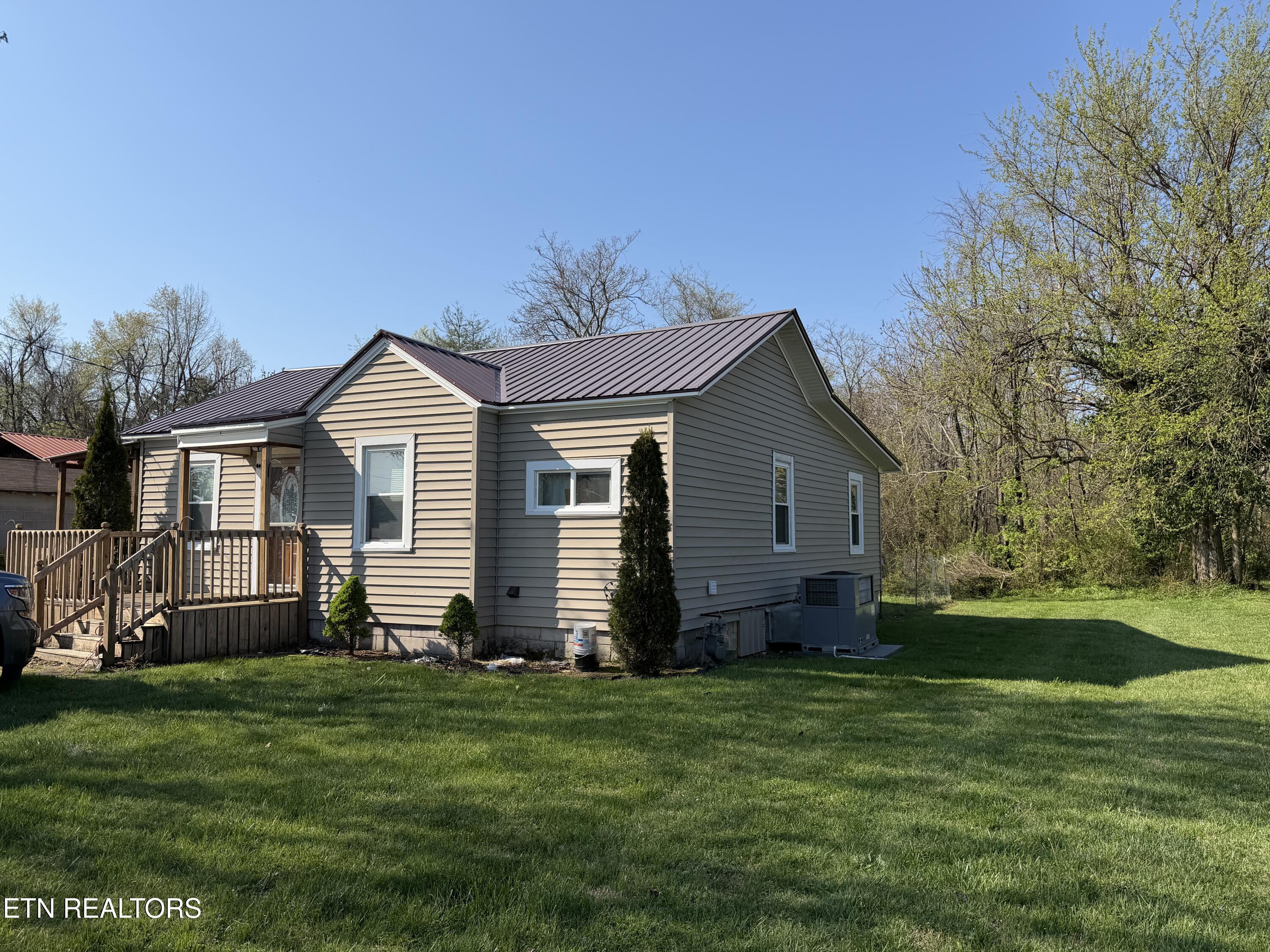 303 W Stewart Avenue Monterey TN 38574
