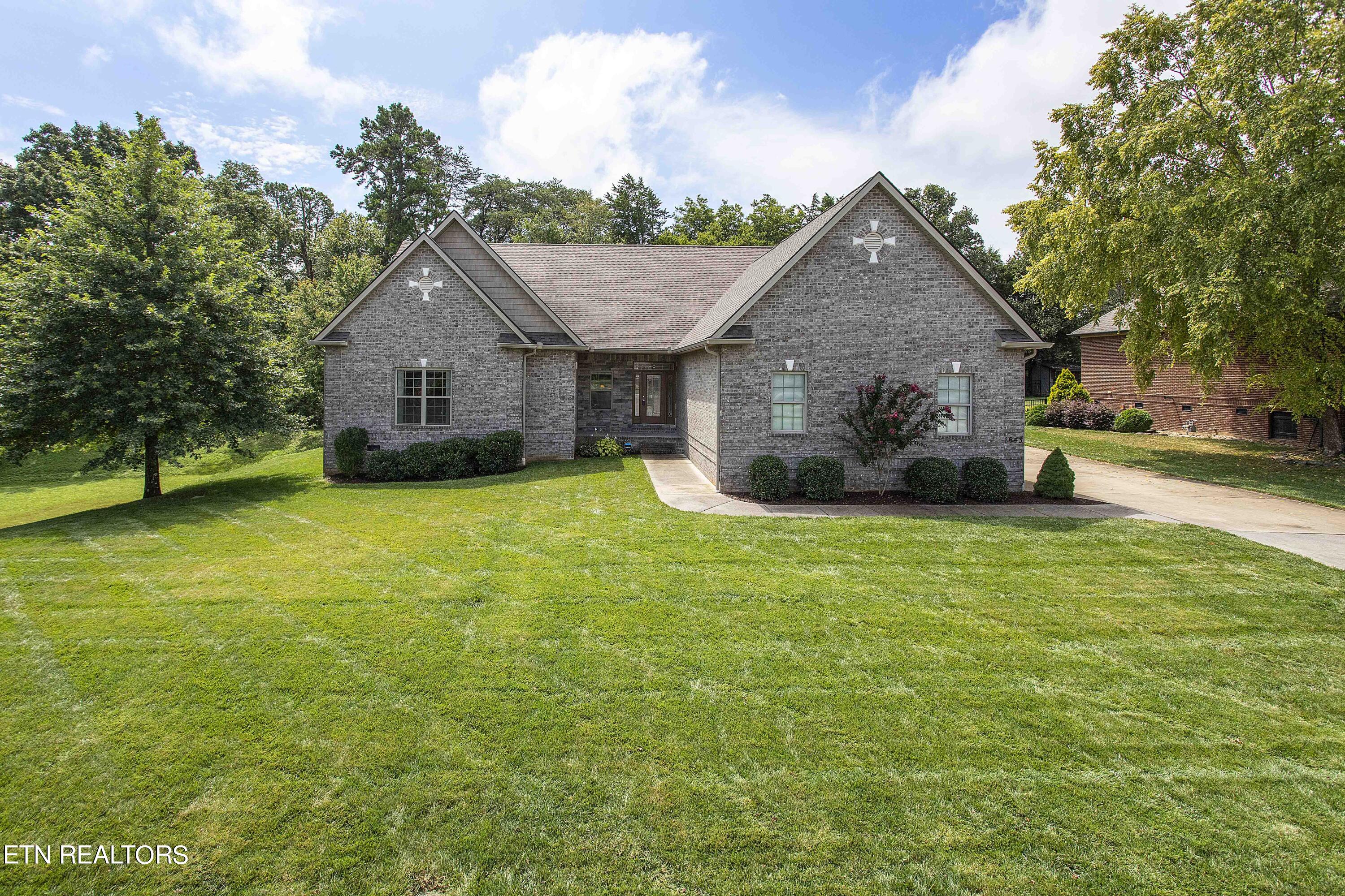 1643 Inverness Drive Maryville TN 37801