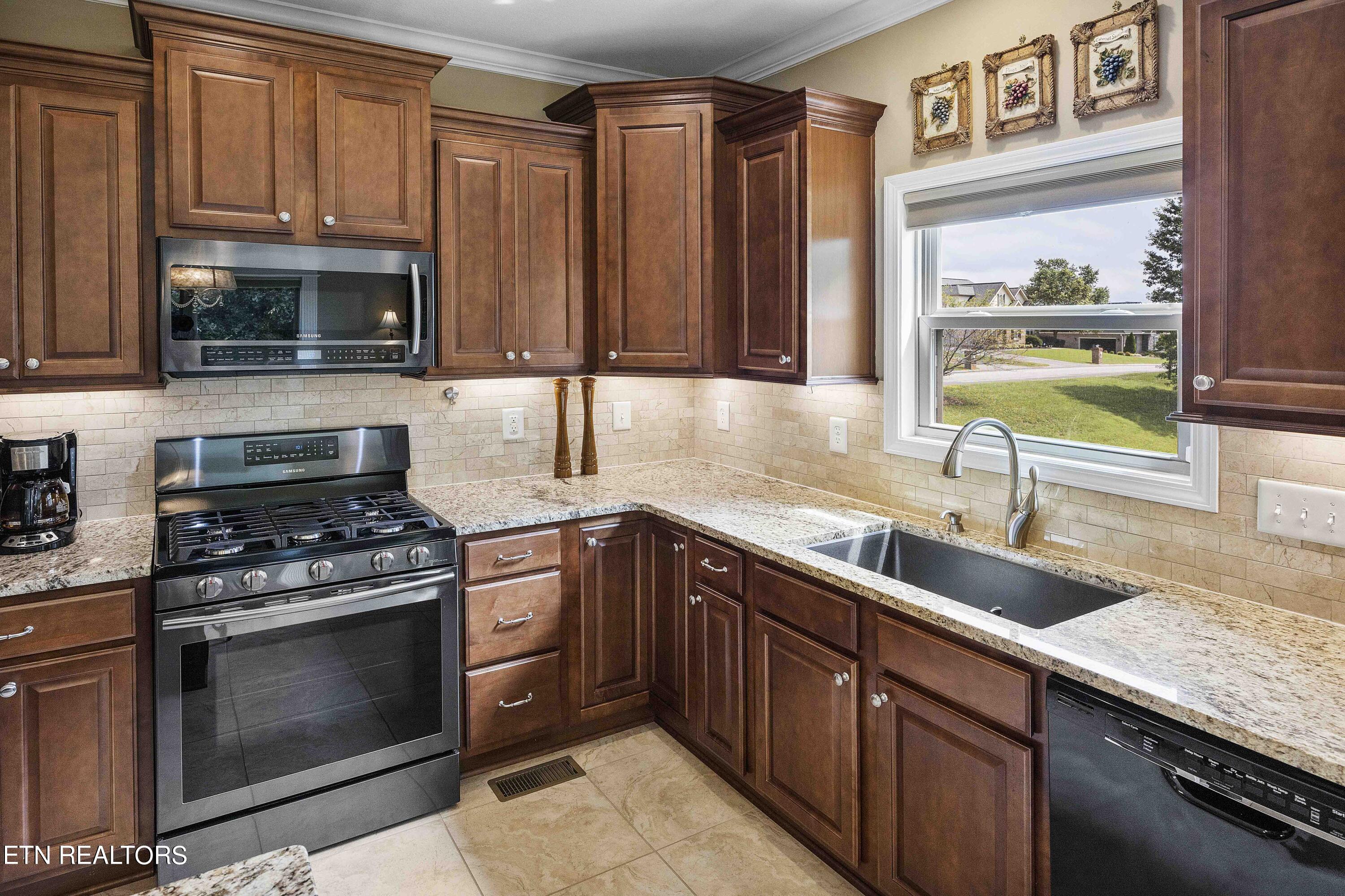 1643 Inverness Drive Maryville TN 37801