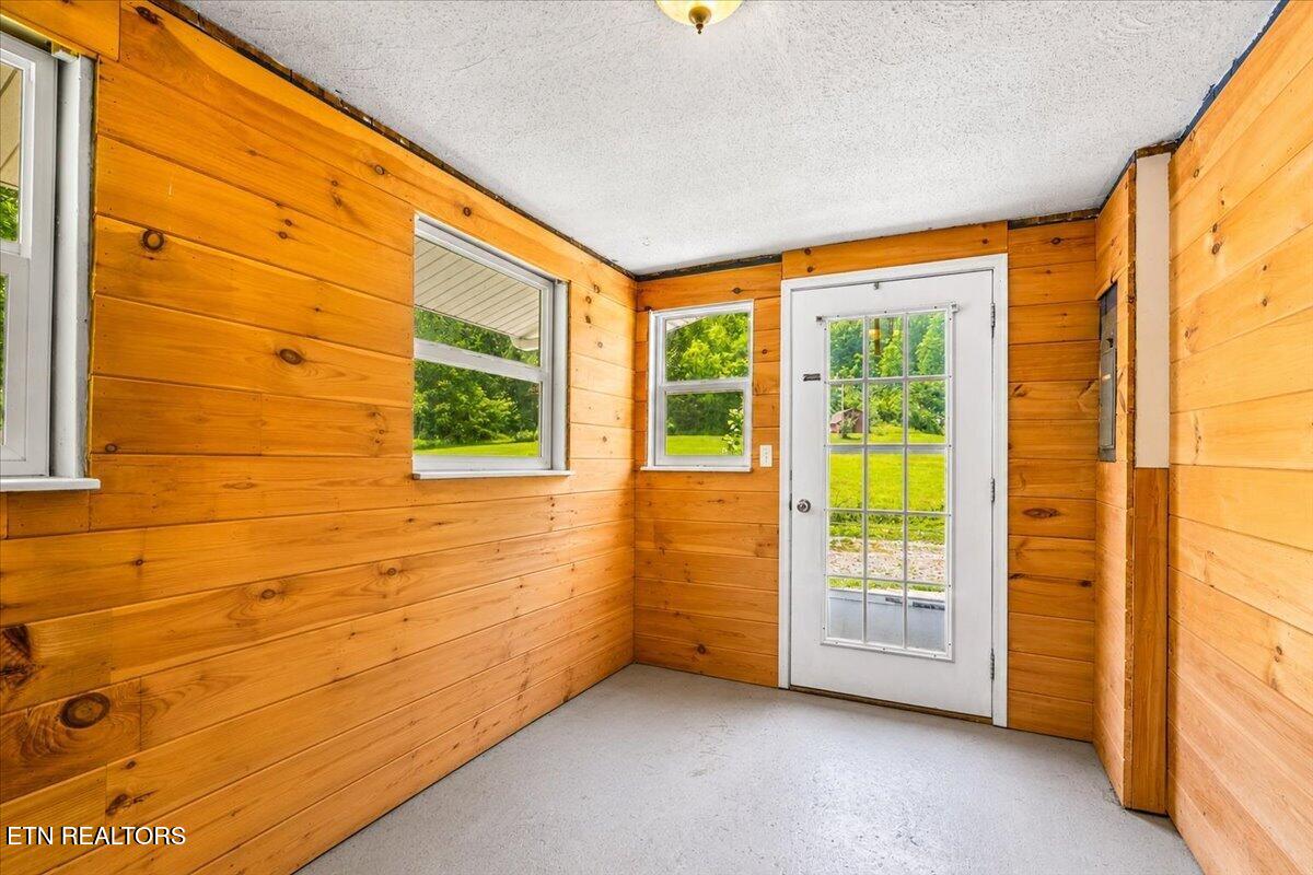 4662 Baker Highway Huntsville TN 37756