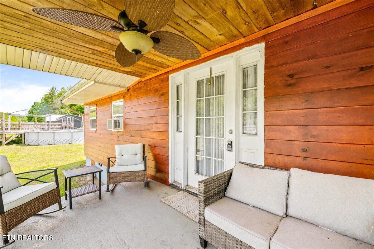 4662 Baker Highway Huntsville TN 37756