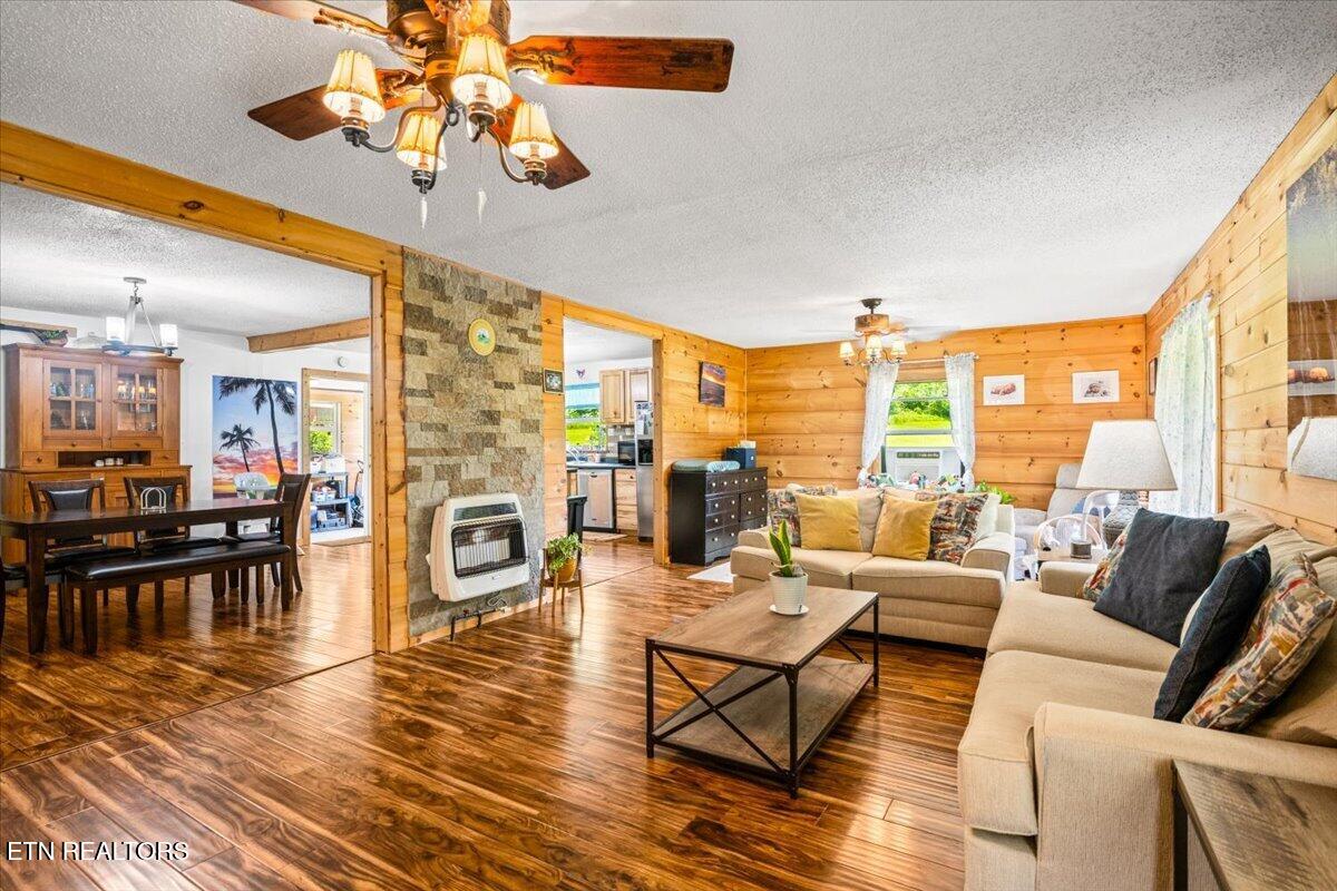 4662 Baker Highway Huntsville TN 37756
