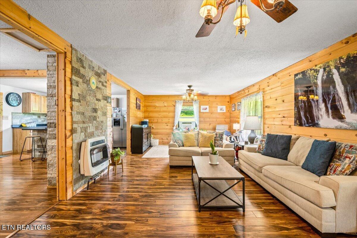 4662 Baker Highway Huntsville TN 37756