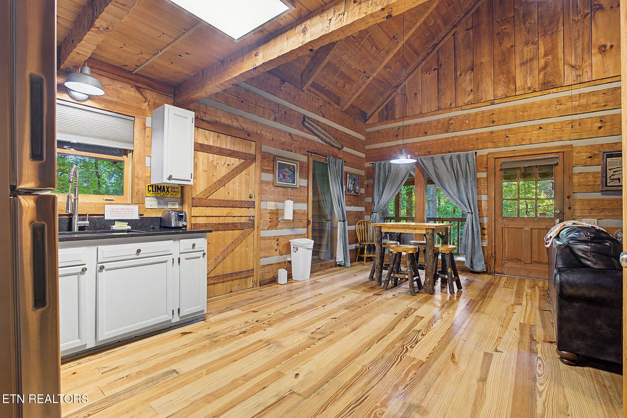 3426 Twin City Way Pigeon Forge TN 37863