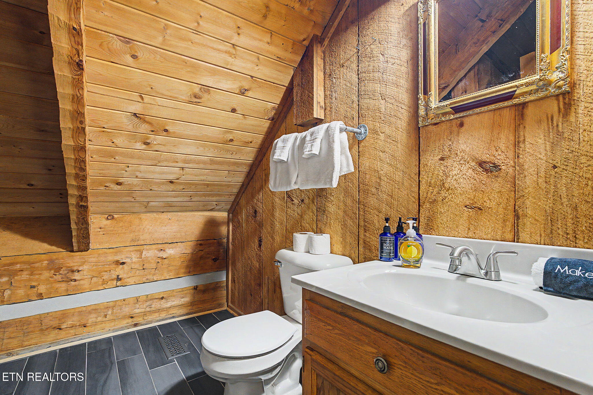 3426 Twin City Way Pigeon Forge TN 37863