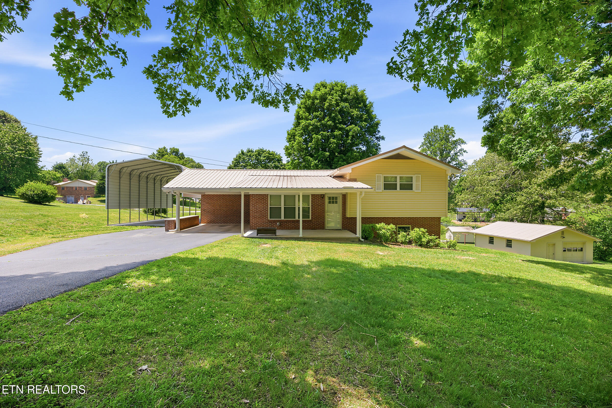 1370 Circle Drive Loudon TN 37774