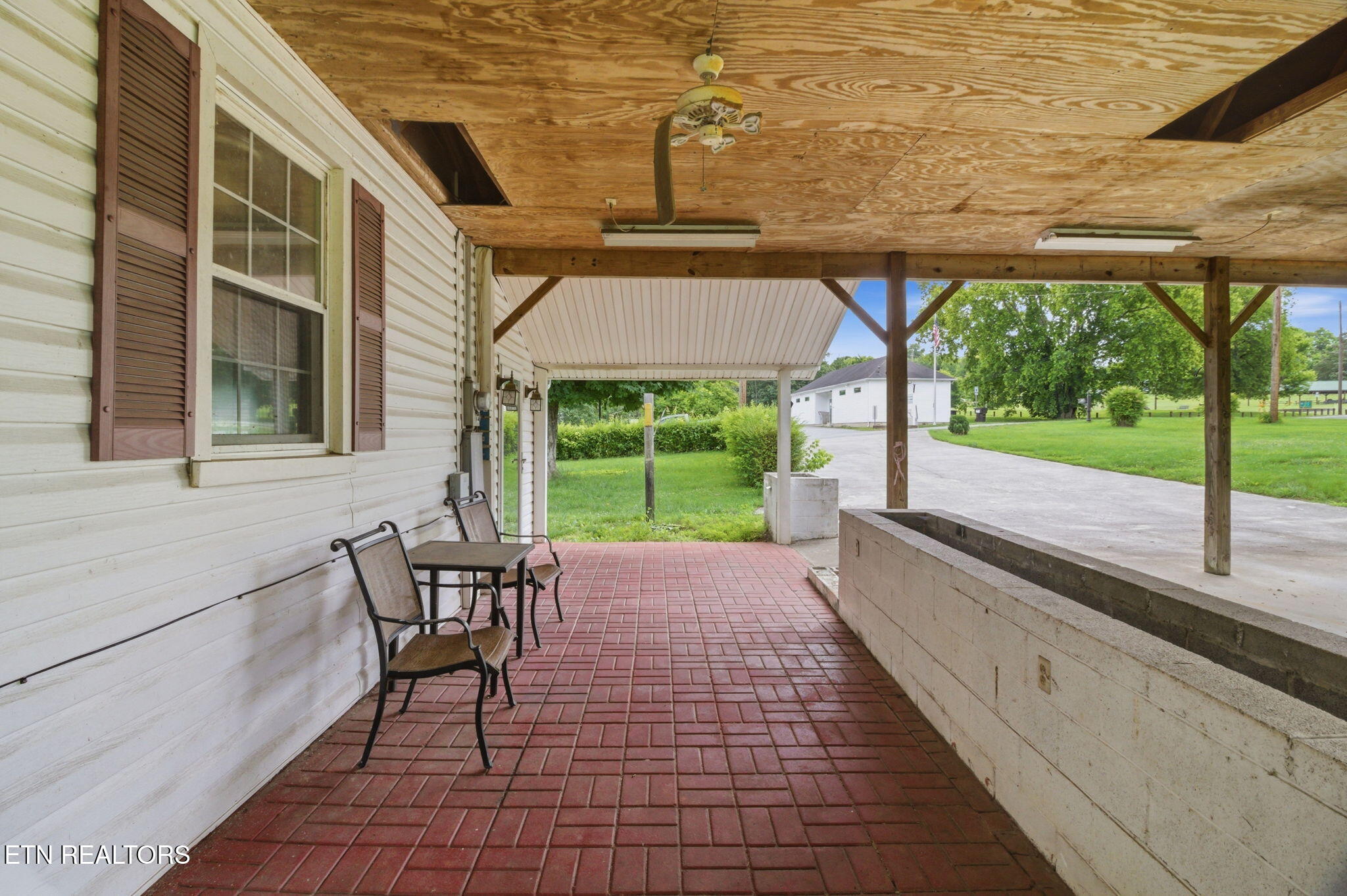 9320 Mascot Road Mascot TN 37806