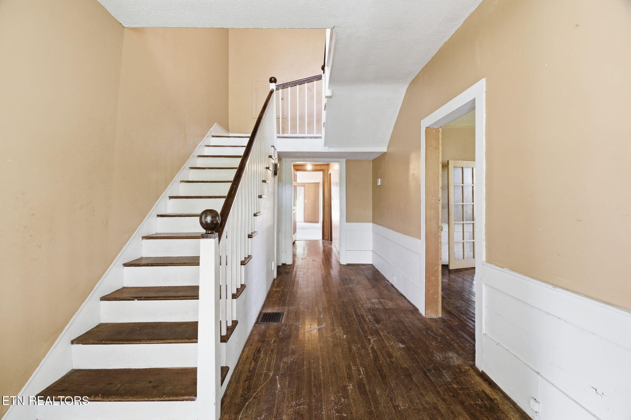 9320 Mascot Road Mascot TN 37806