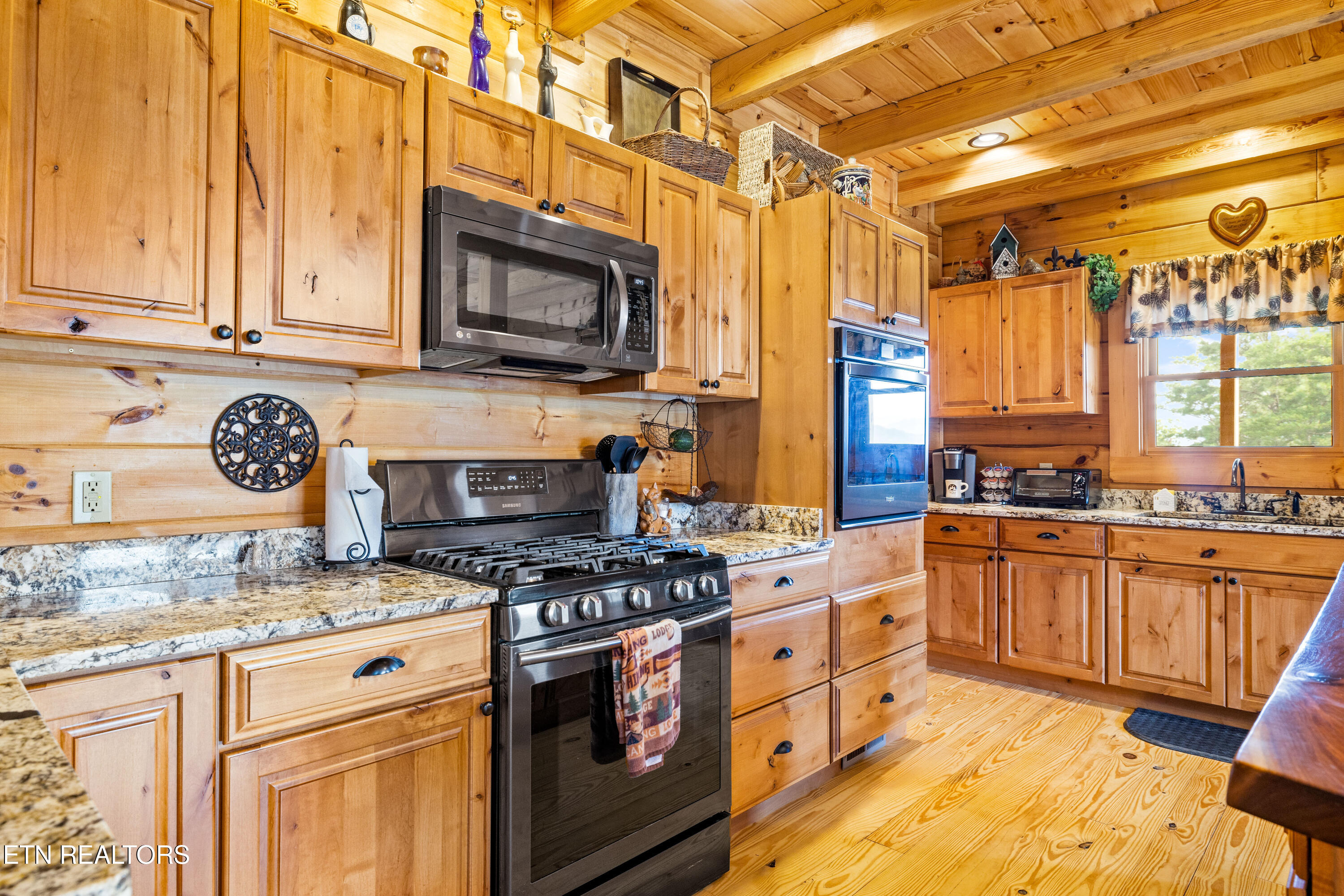 1099 Smithfield Road Tellico Plains TN 37385