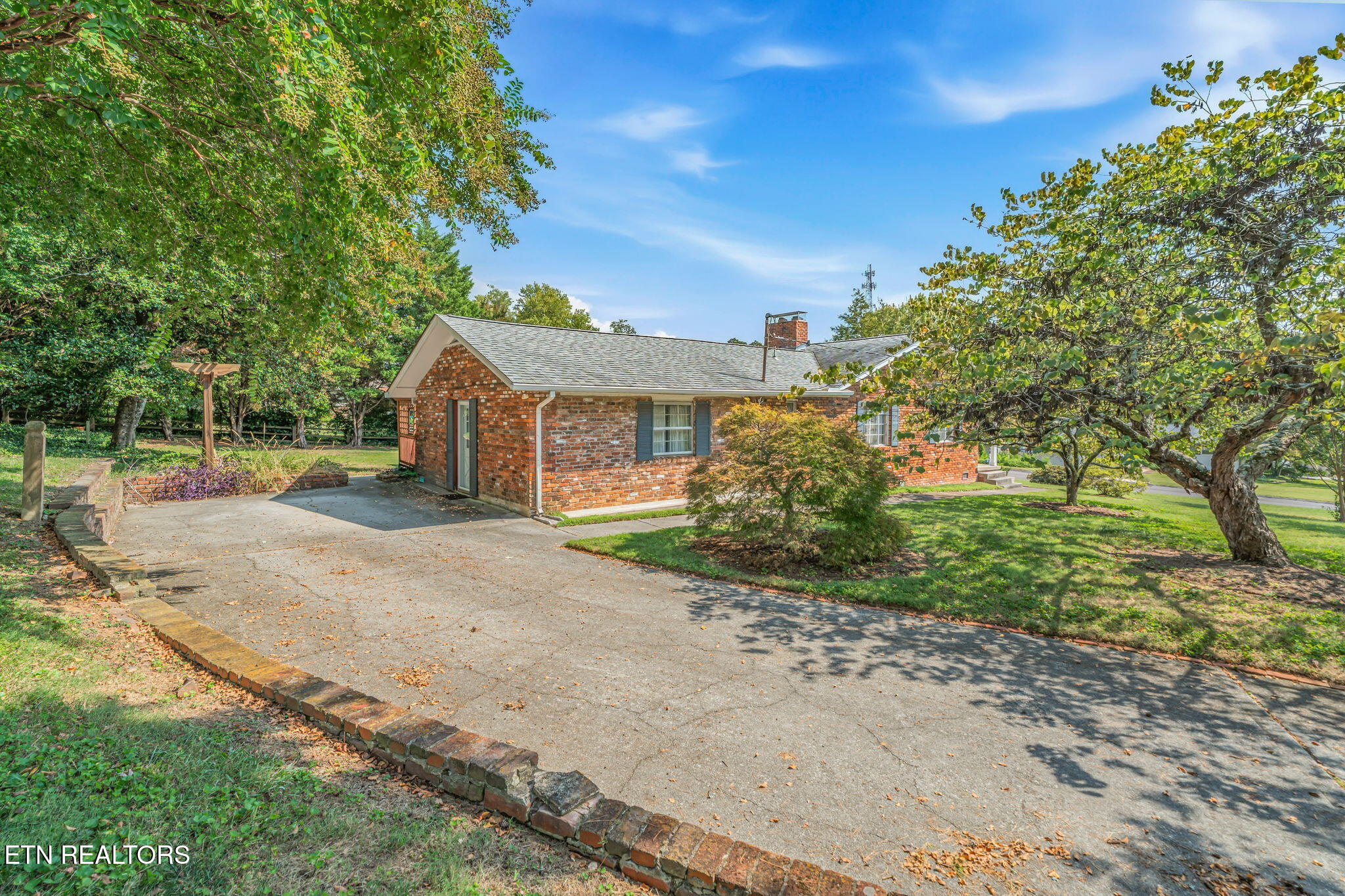 220 Sutton Lane Knoxville TN 37909