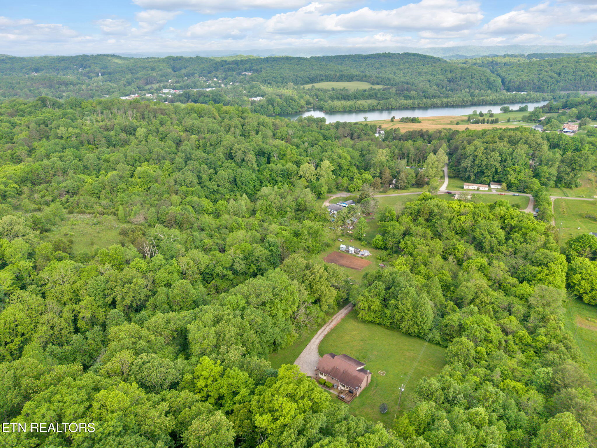 243 Bunch Lane Clinton TN 37716