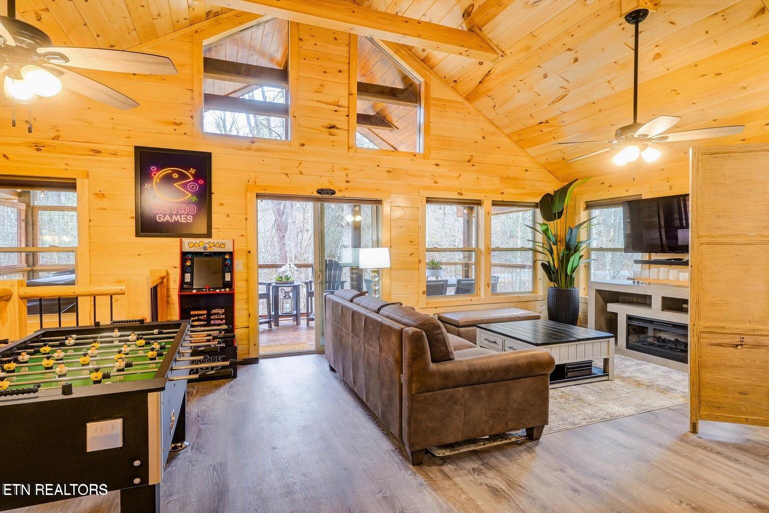 1614 Lake Drive Gatlinburg TN 37738