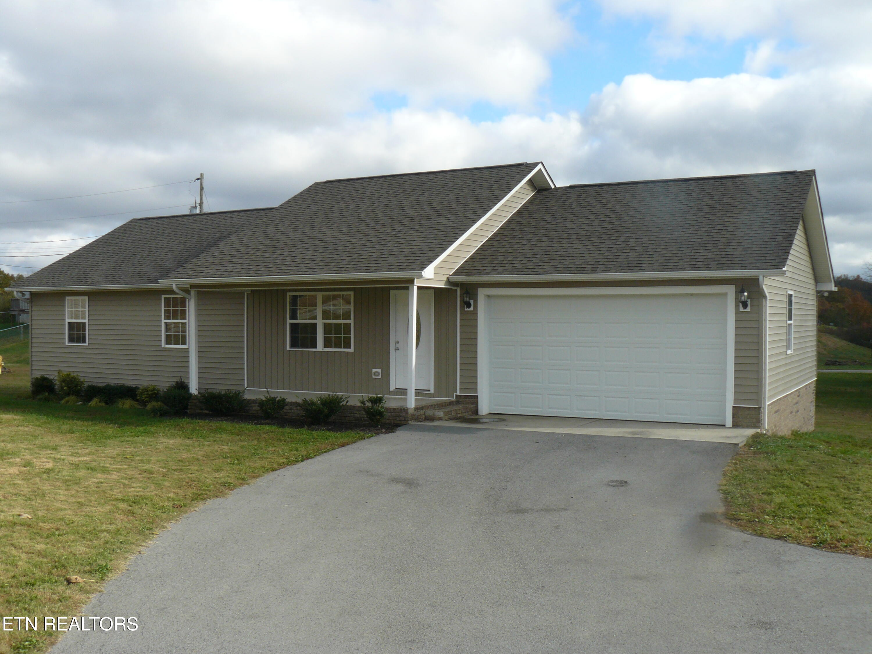 110 Cartwright Circle Tazewell TN 37879