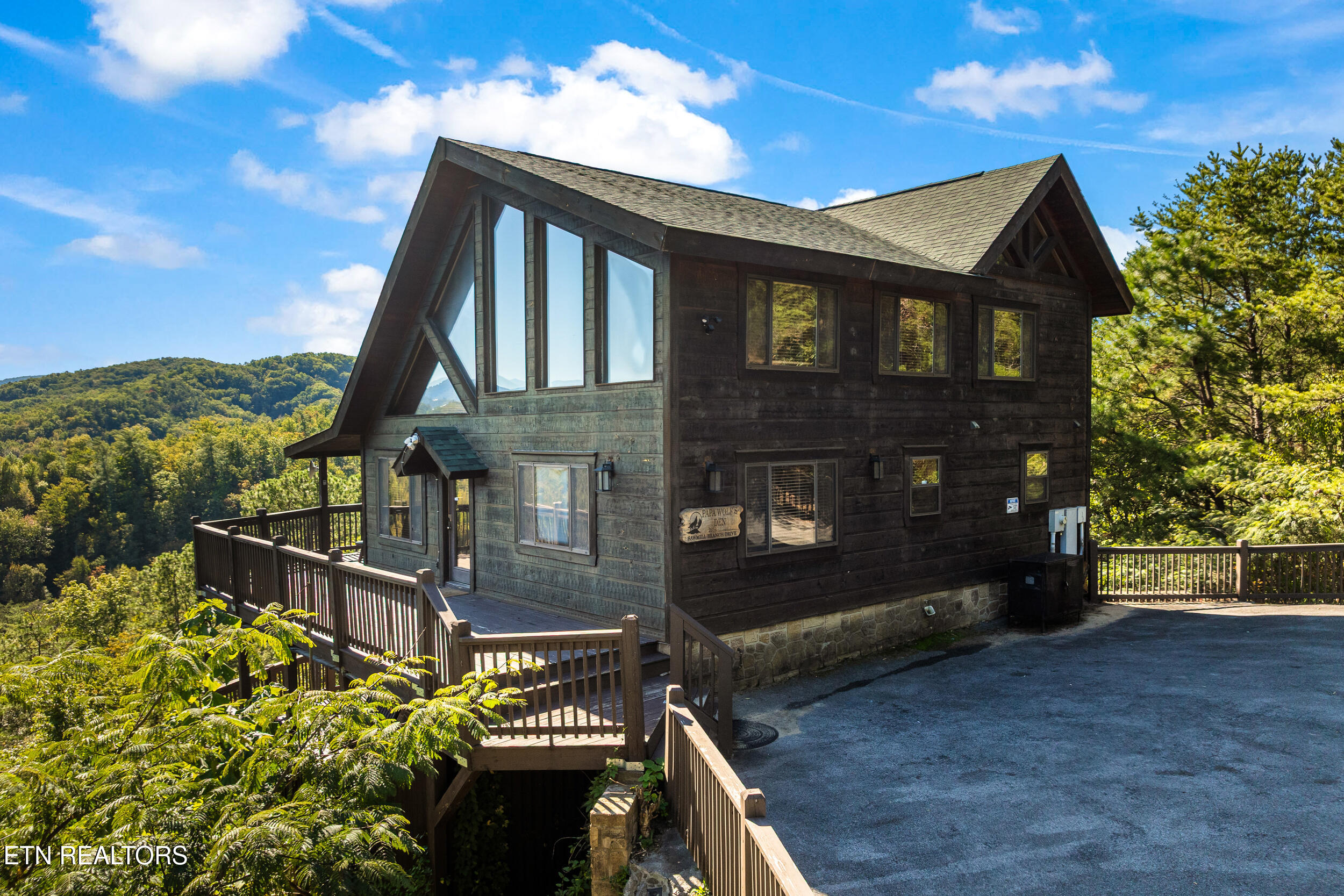 2634 Sawmill Branch Drive Sevierville TN 37862