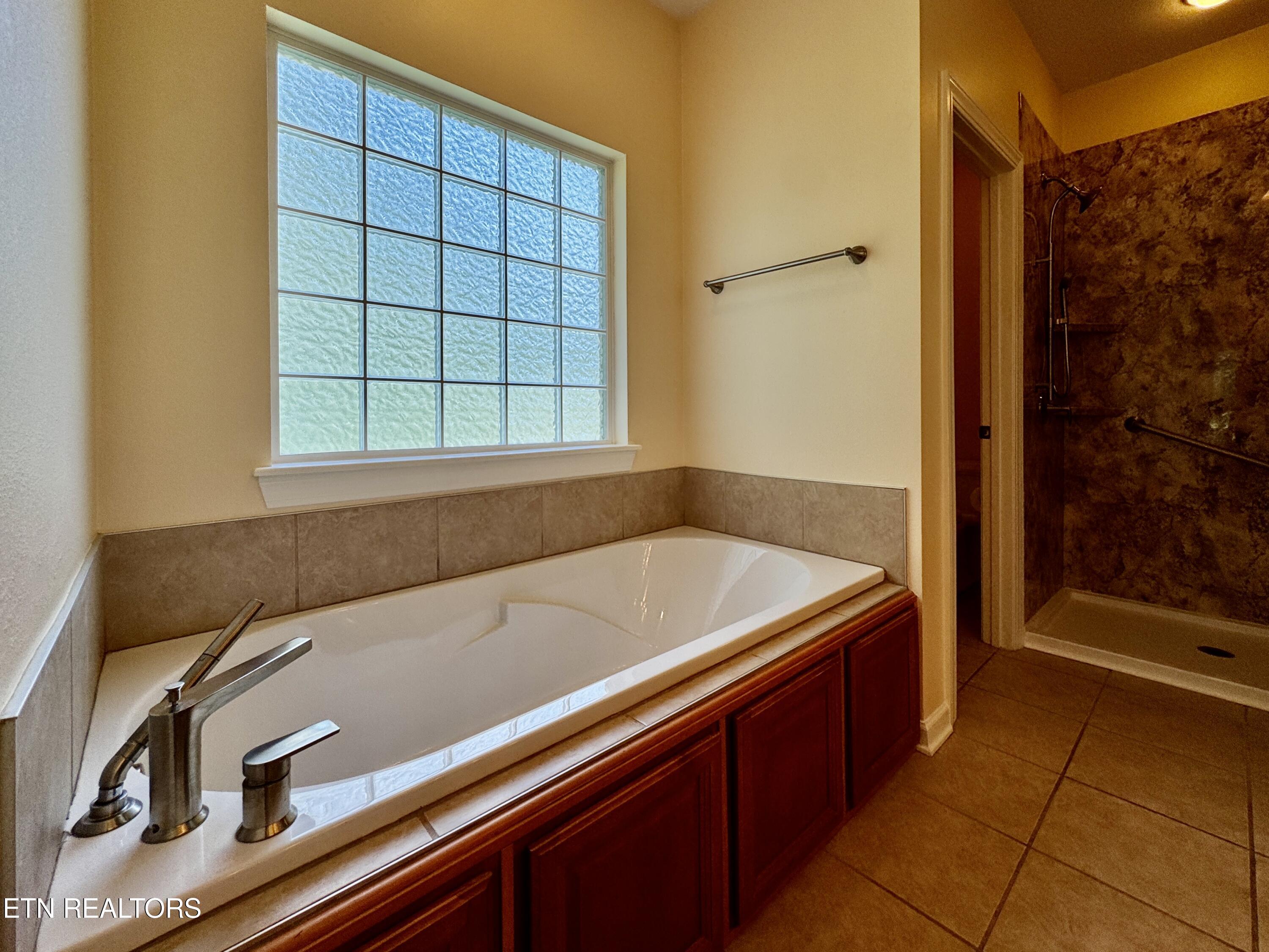 232 Mialaquo Circle Loudon TN 37774