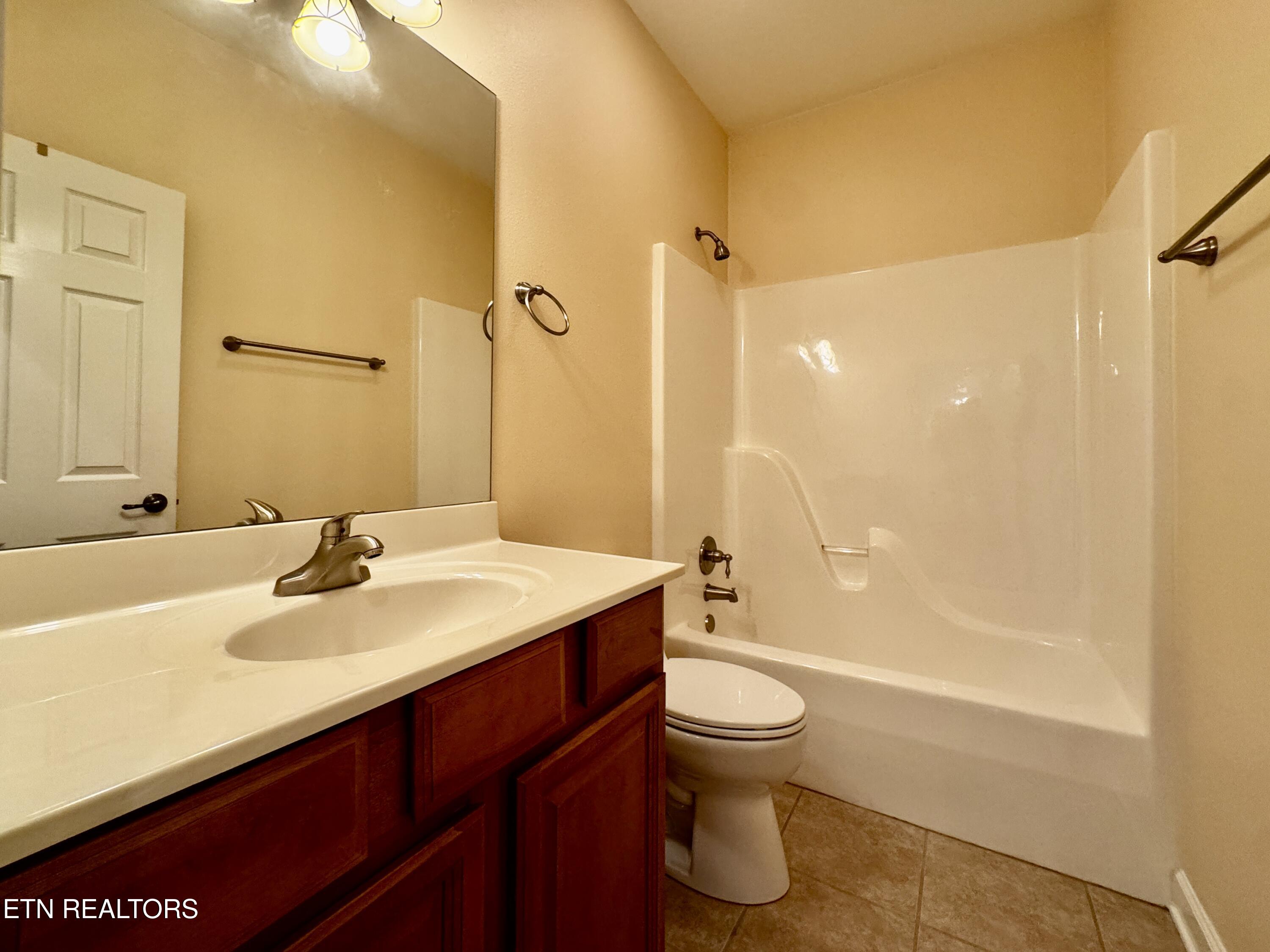 232 Mialaquo Circle Loudon TN 37774