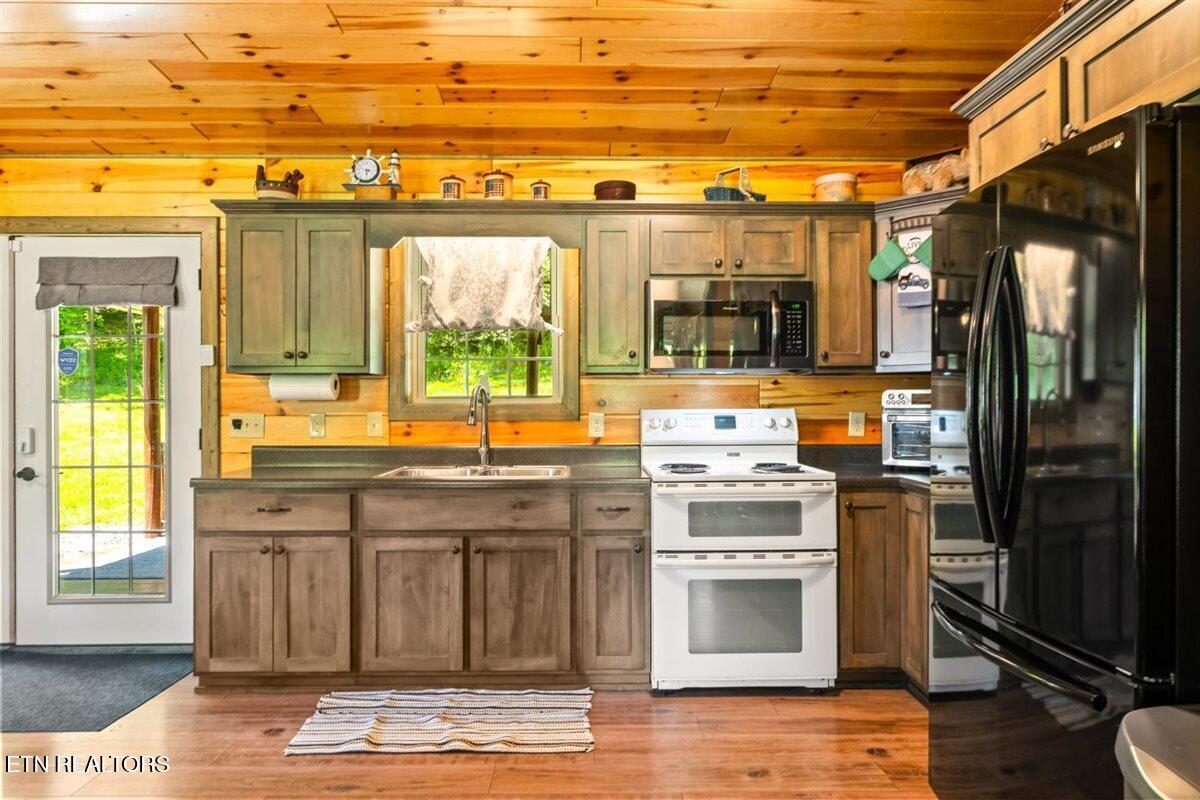 542 Whitman Hollow Road Lafollette TN 37766