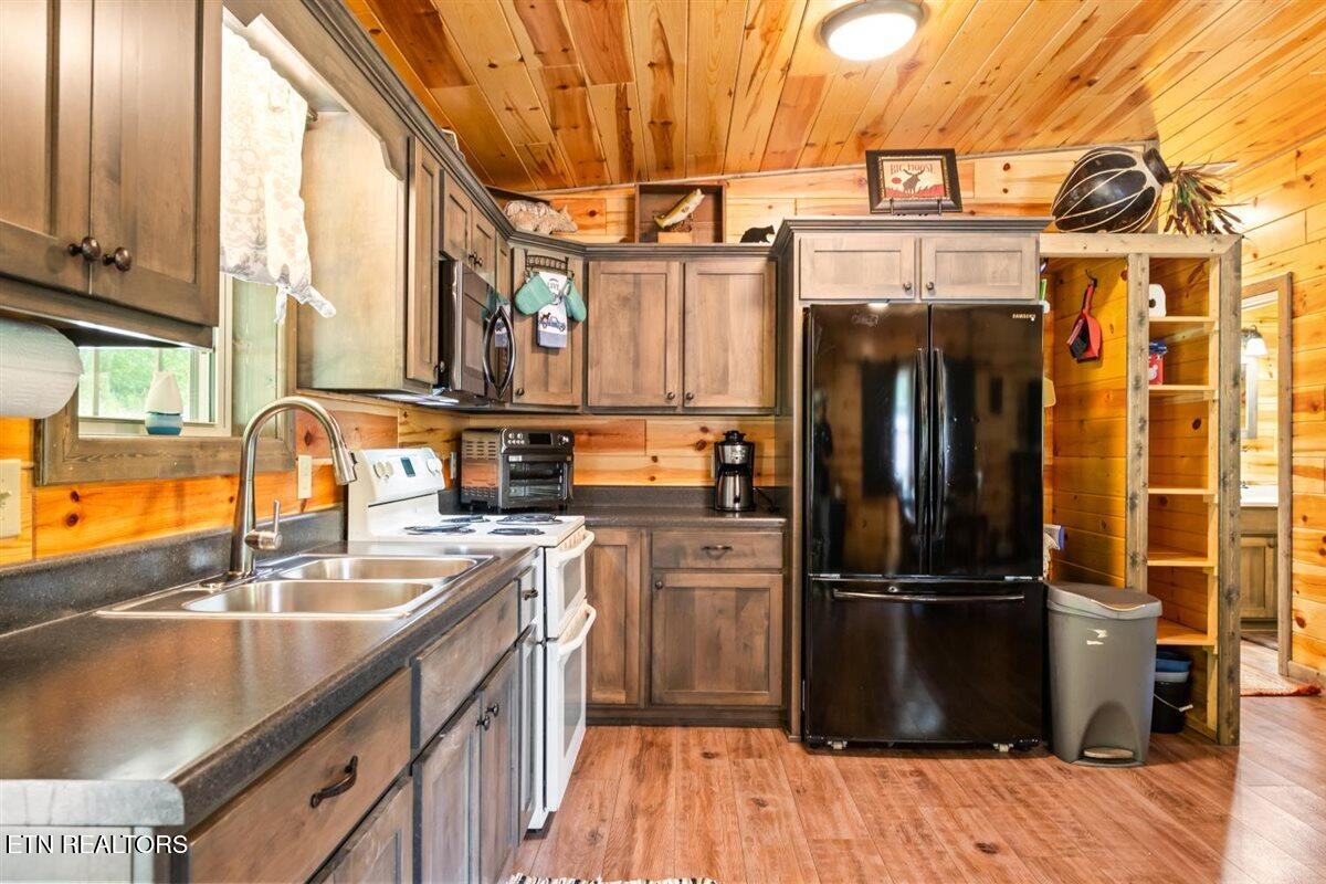 542 Whitman Hollow Road Lafollette TN 37766
