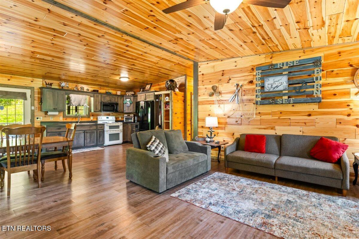 542 Whitman Hollow Road Lafollette TN 37766