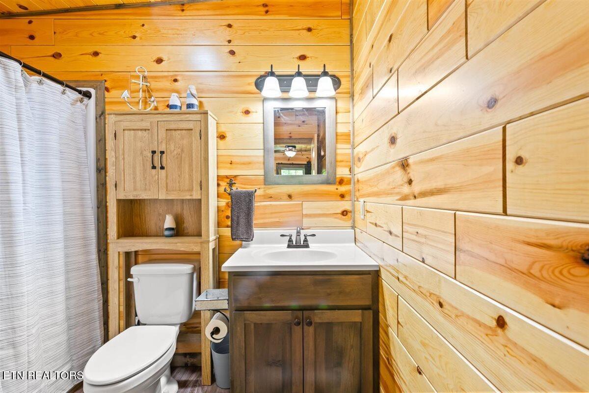 542 Whitman Hollow Road Lafollette TN 37766