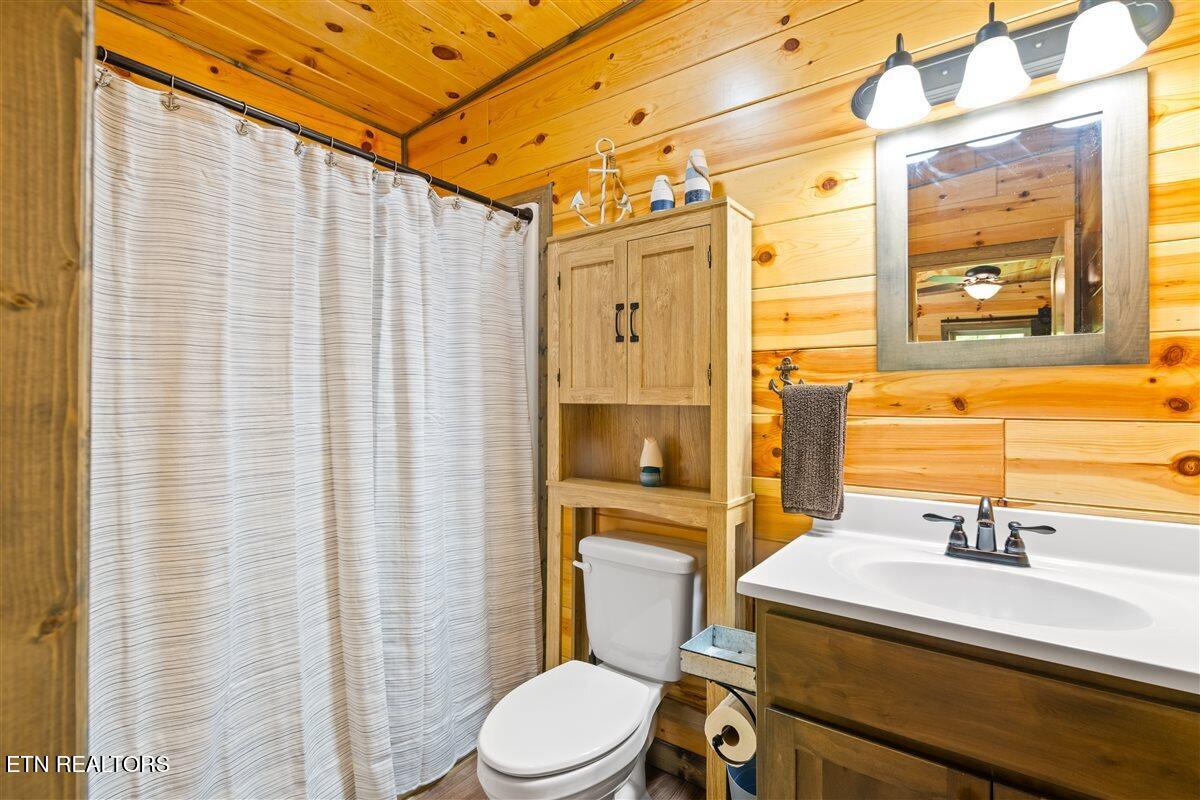 542 Whitman Hollow Road Lafollette TN 37766