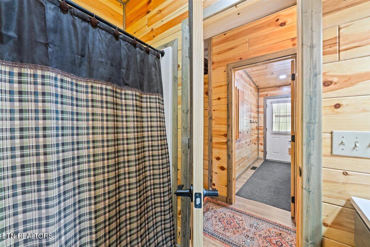 542 Whitman Hollow Road Lafollette TN 37766