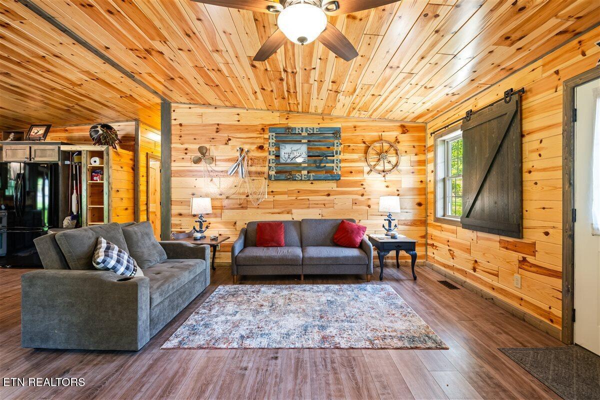 542 Whitman Hollow Road Lafollette TN 37766