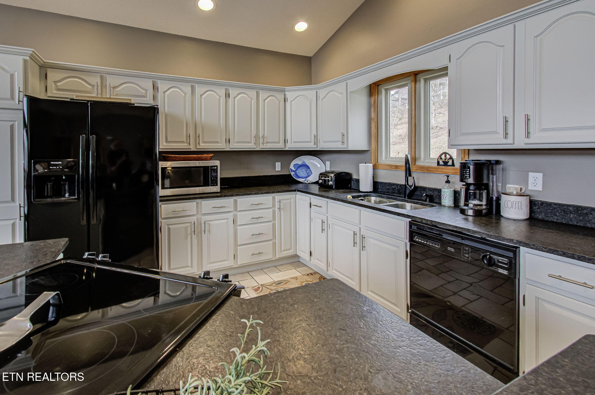110 Little Deer Path Lane Lafollette TN 37766