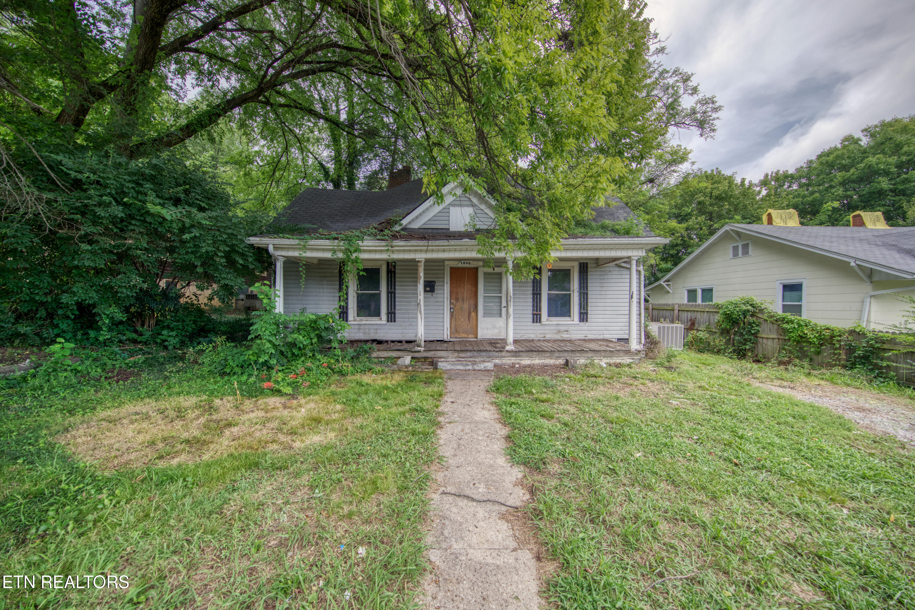 1809 E Glenwood Avenue Knoxville TN 37917
