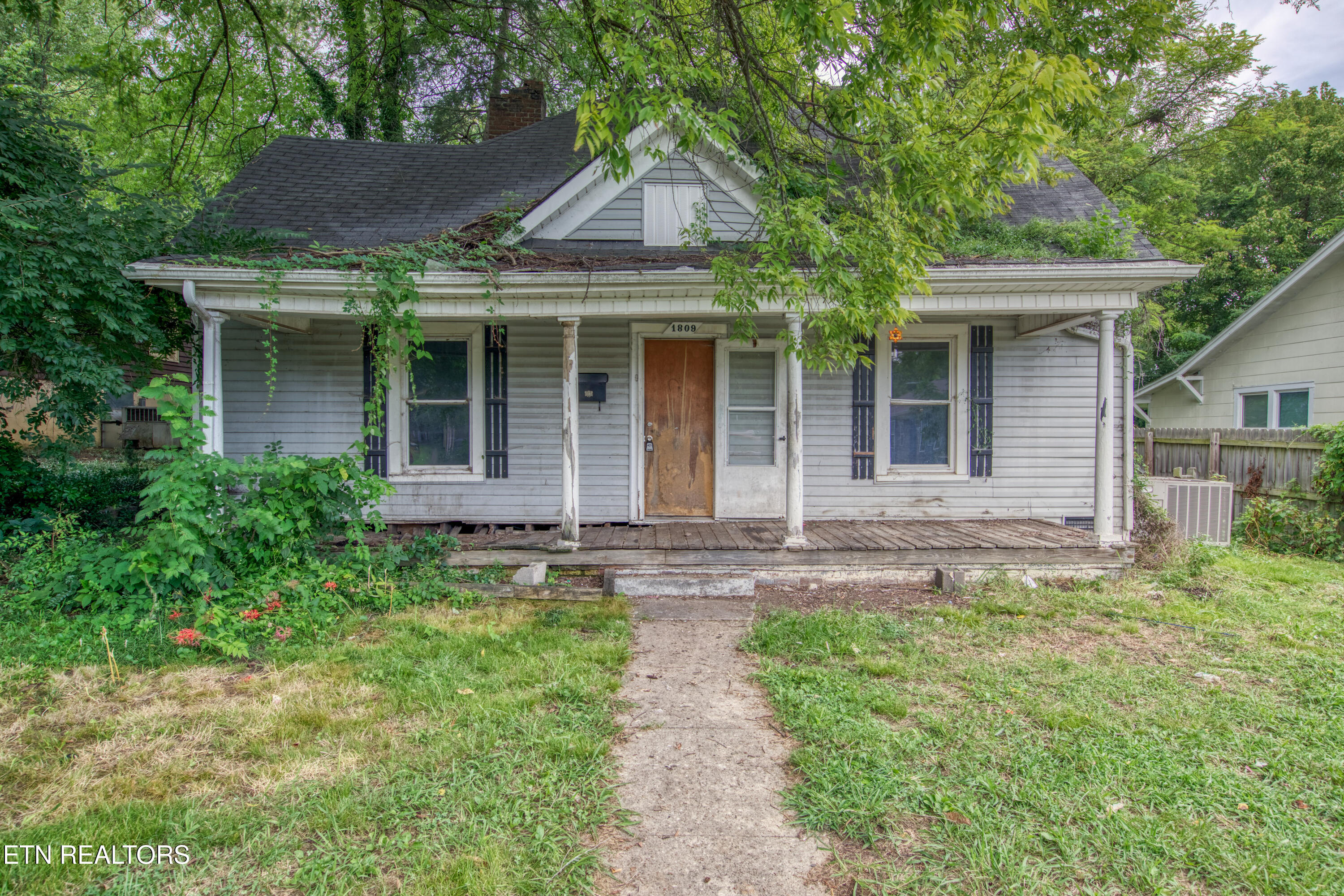1809 E Glenwood Avenue Knoxville TN 37917