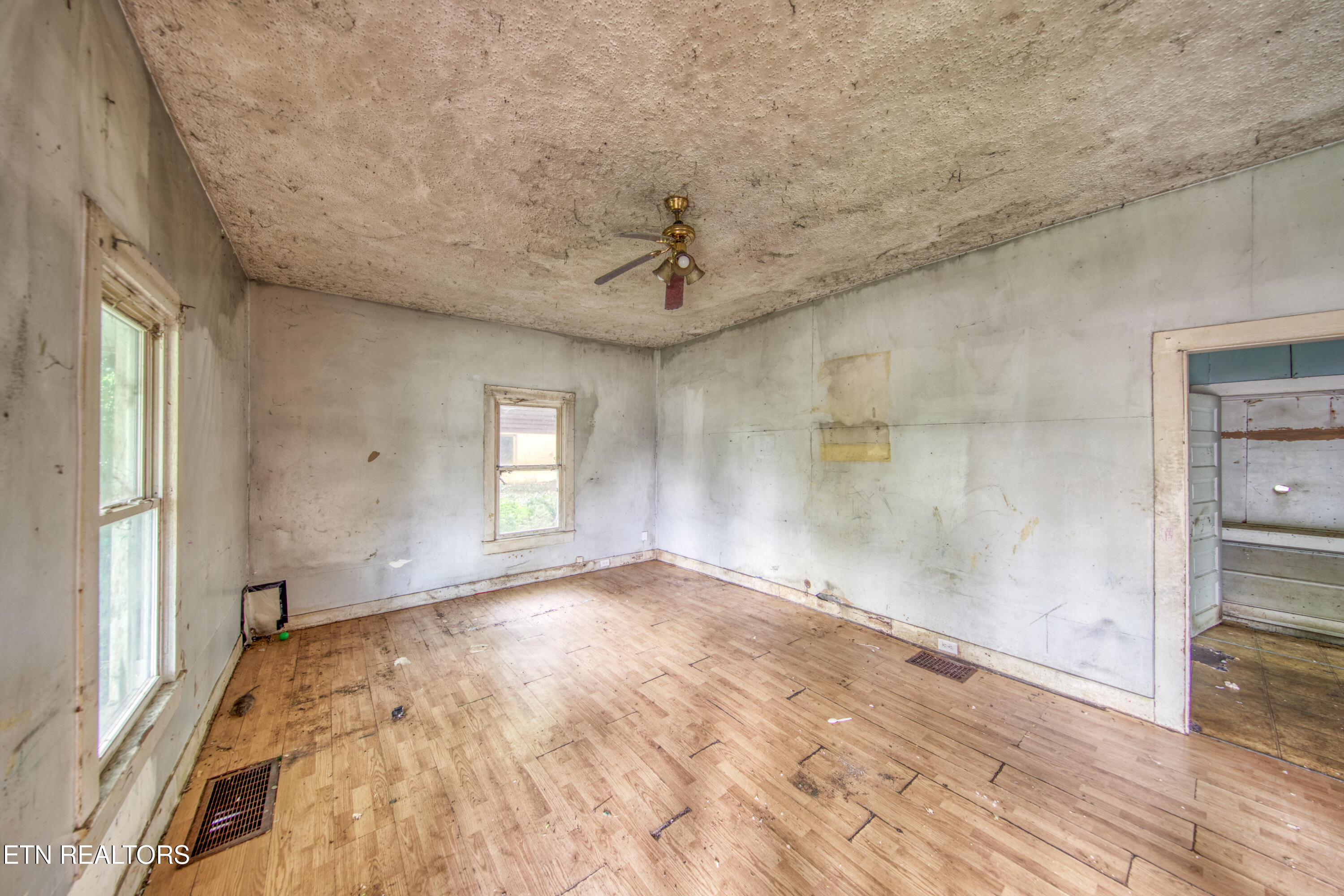 1809 E Glenwood Avenue Knoxville TN 37917