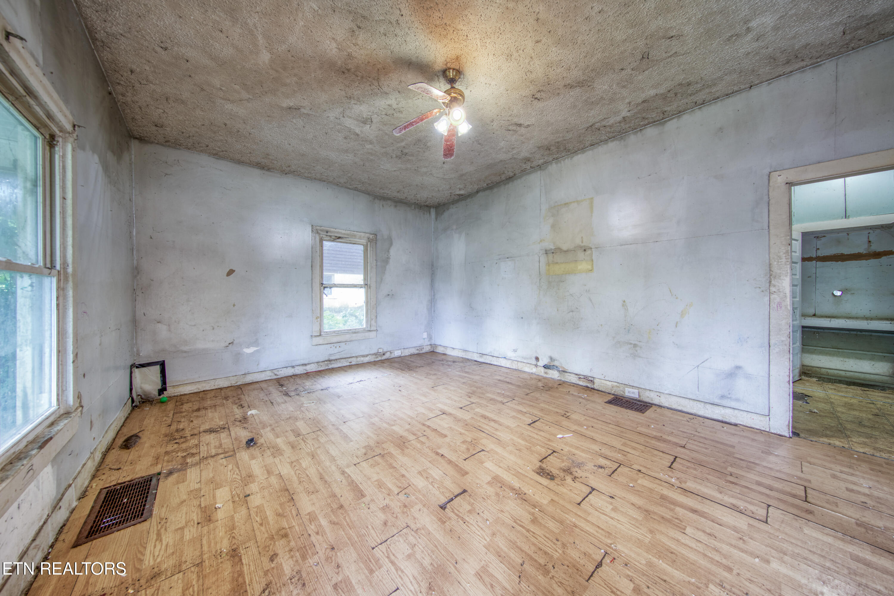 1809 E Glenwood Avenue Knoxville TN 37917